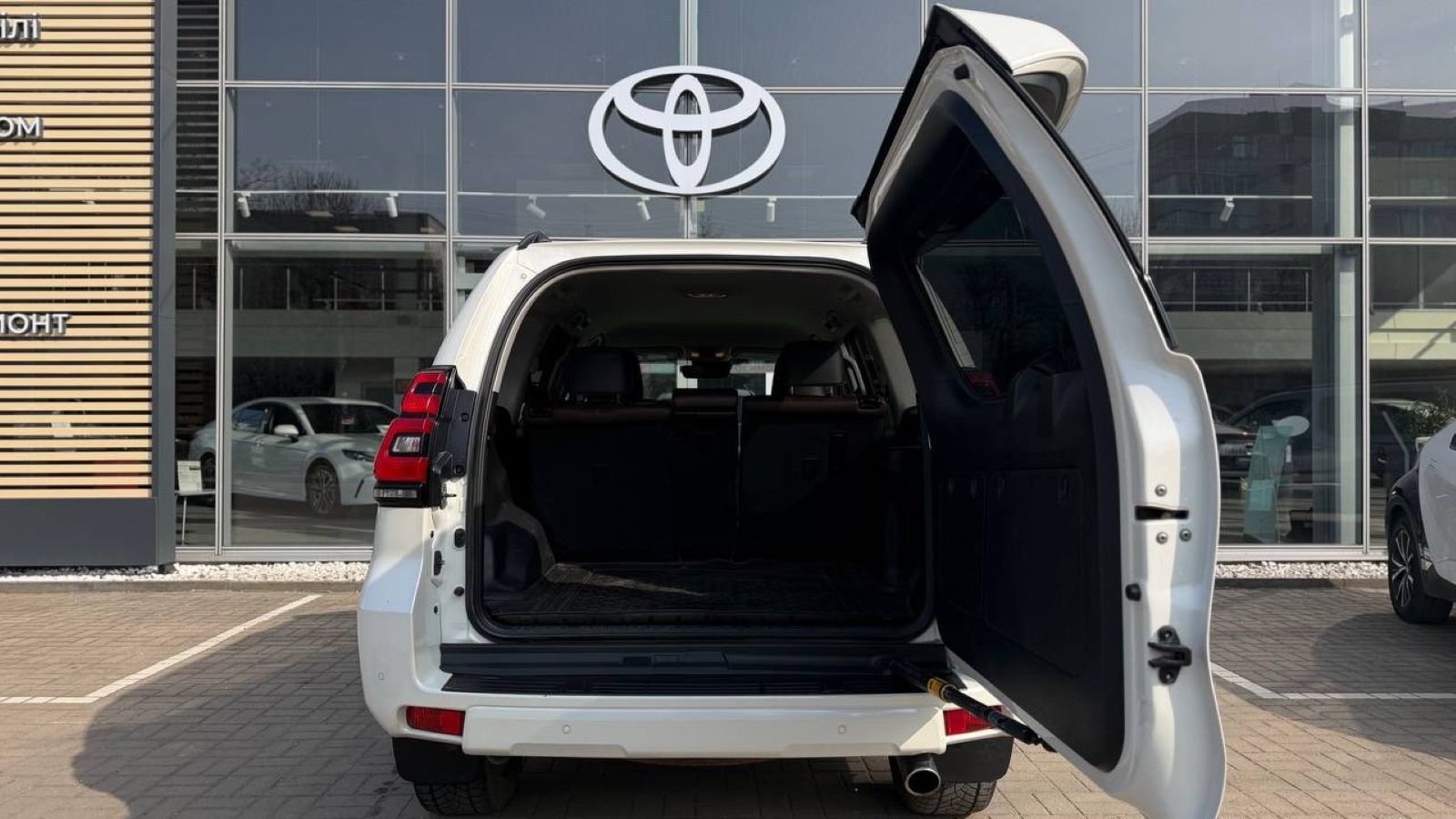 Toyota LAND CRUISER PRADO 2019 року з пробігом 100587 км, Універсал, Тойота Центр Луцьк "Автоконцепт", м.Луцьк - 1650000 ГРН | Фото № 10