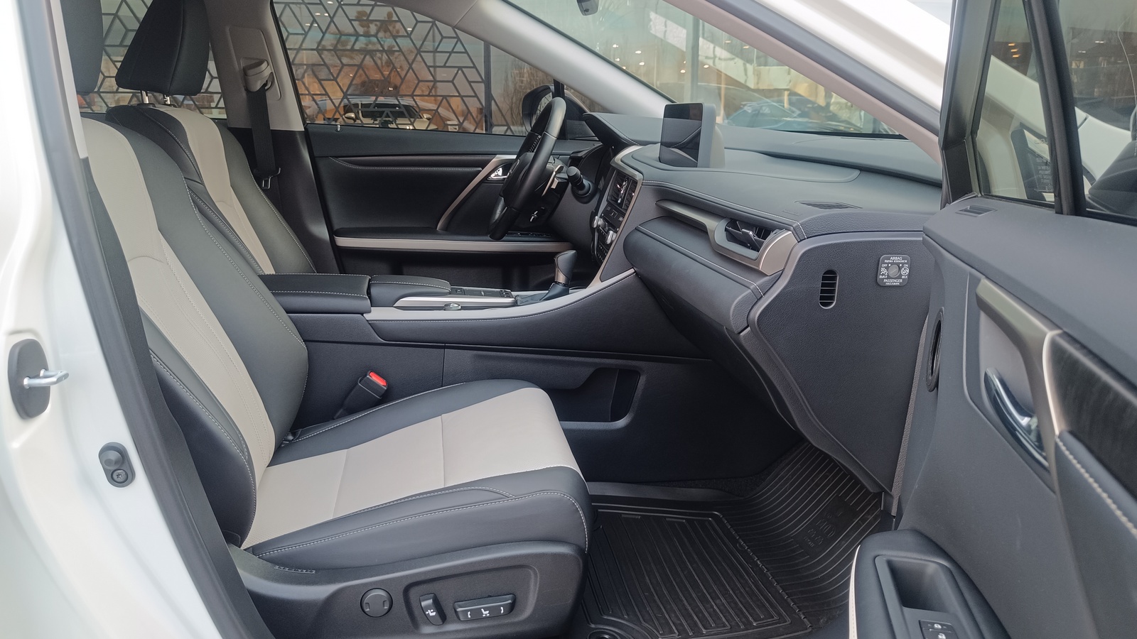 Lexus RX 2022 року з пробігом 3003 км, Універсал, Лексус Київ Захід, м.Київ - 2461000 ГРН | Фото № 6