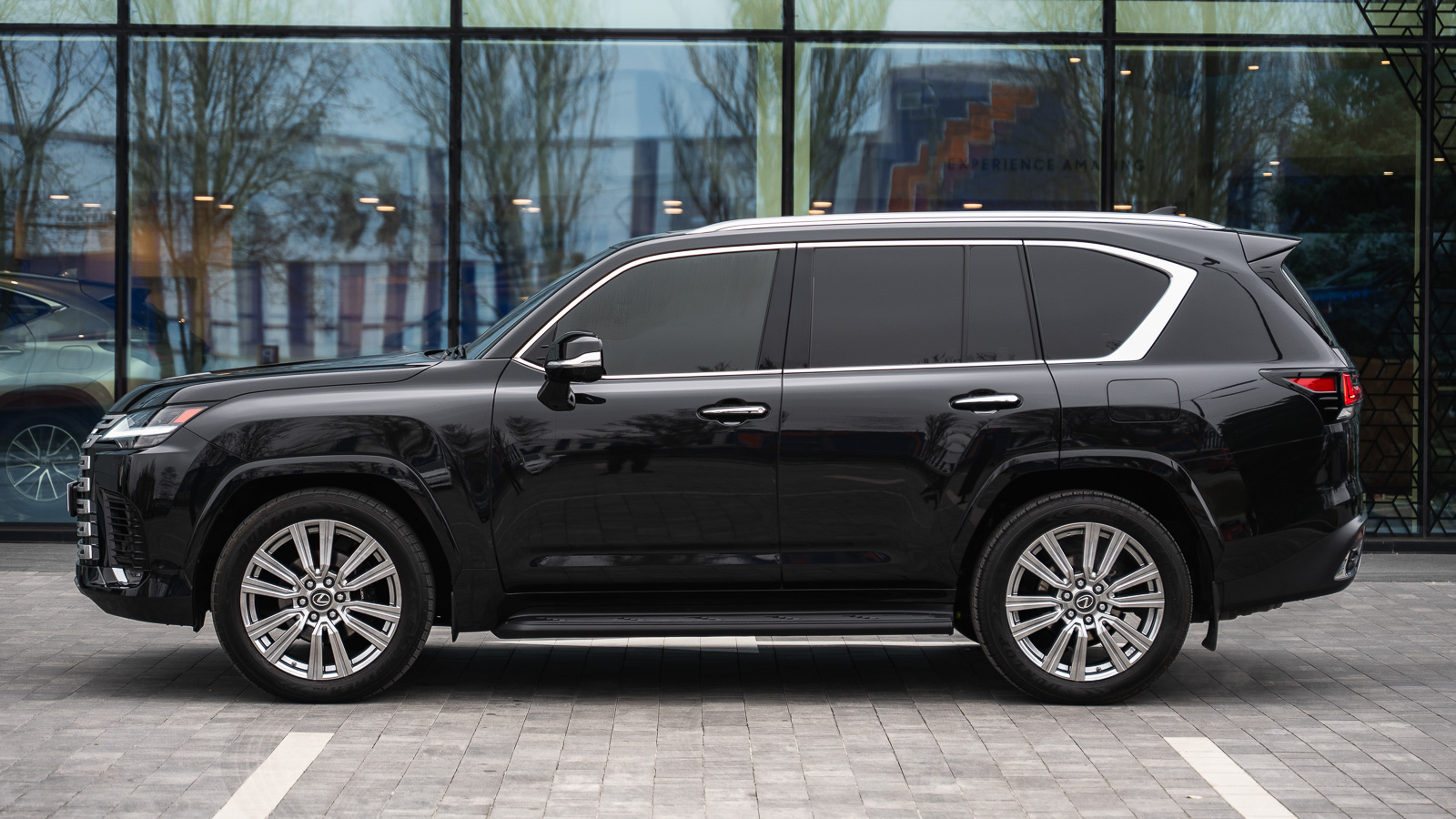 Lexus LX 2023 року з пробігом 57996 км, Універсал, Лексус Дніпро, м.Дніпро - 5404600 ГРН | Фото № 3