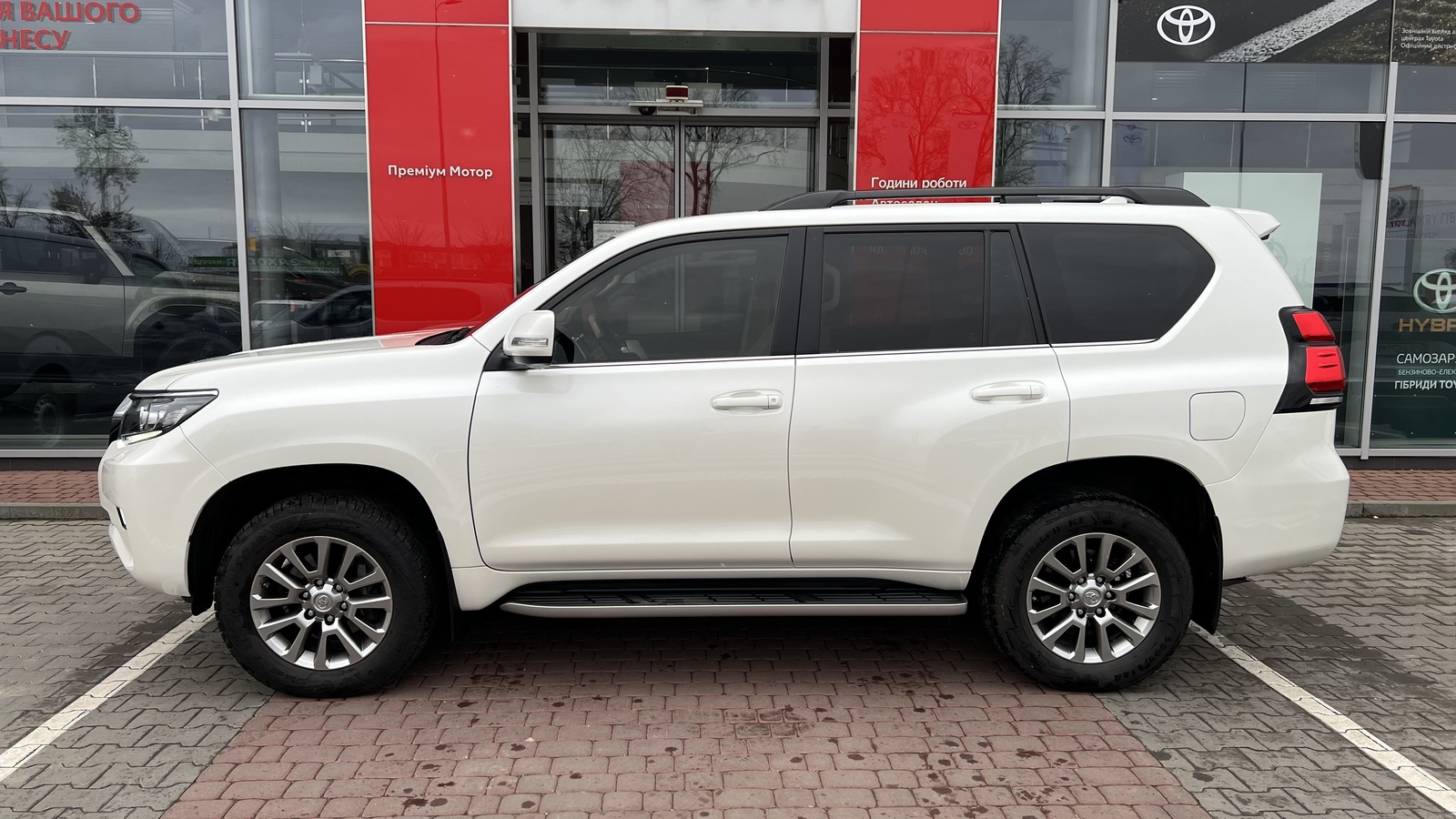Toyota LAND CRUISER PRADO 2018 року з пробігом 110579 км, Універсал, Тойота Центр Вінниця "Преміум Мотор", м.Вінниця - 1850000 ГРН | Фото № 3