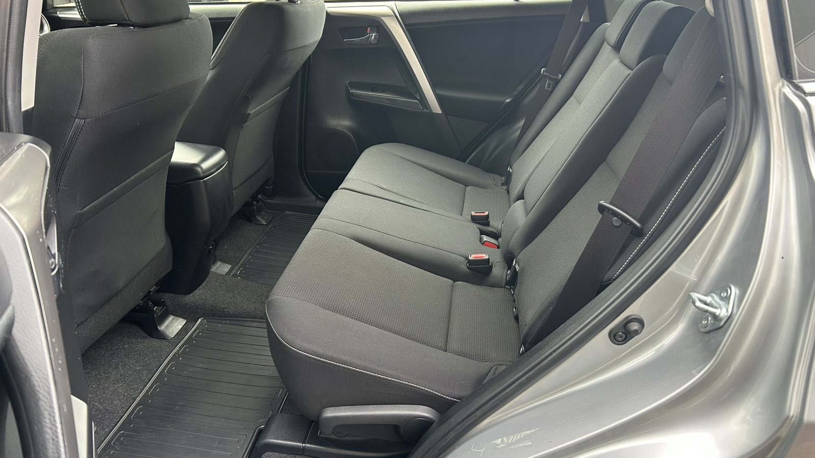 Toyota RAV4 2017 року з пробігом 113595 км, Універсал, Тойота Центр Київ "Автосаміт Укравто", м.Київ - 950000 ГРН | Фото № 11