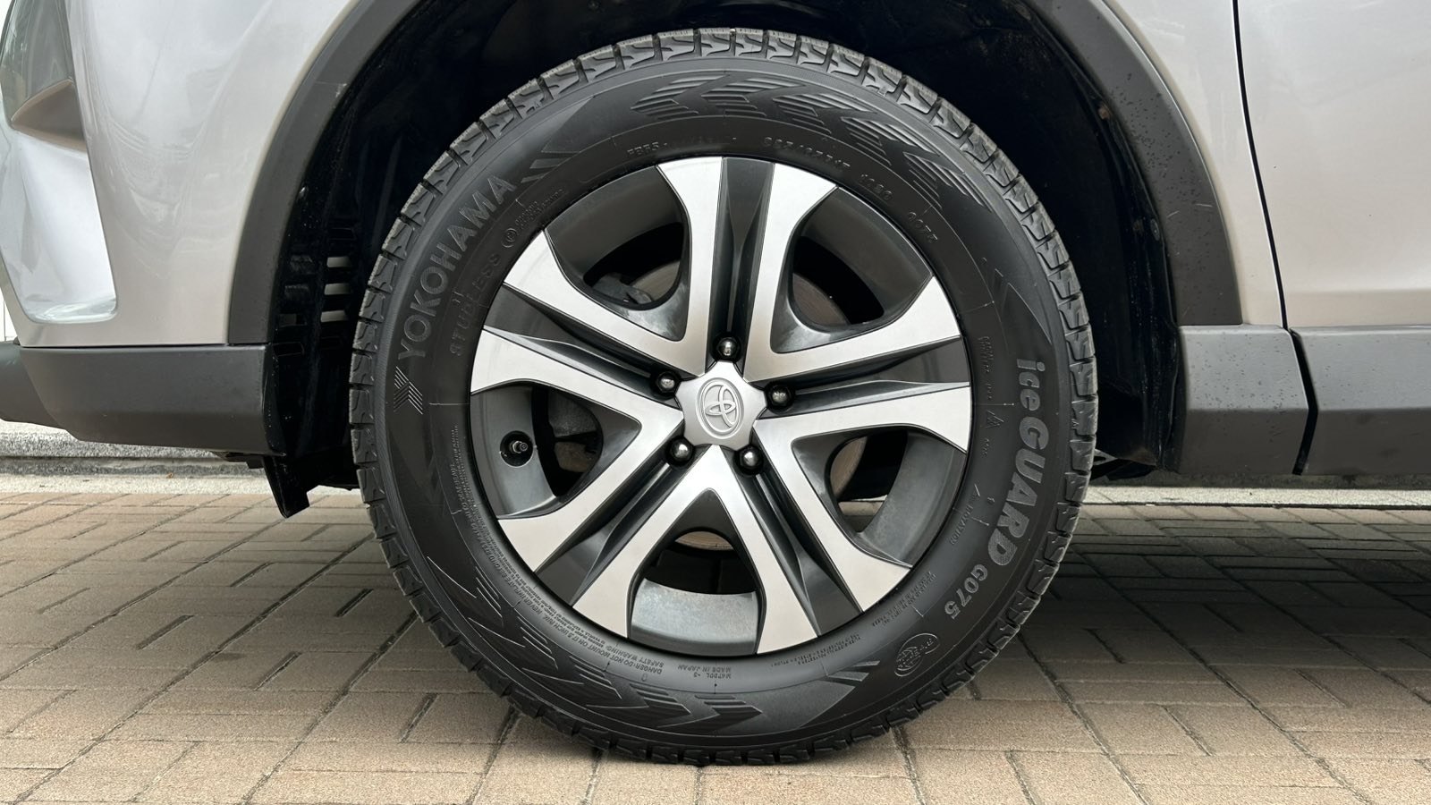 Toyota RAV4 2017 року з пробігом 113595 км, Універсал, Тойота Центр Київ "Автосаміт Укравто", м.Київ - 950000 ГРН | Фото № 15