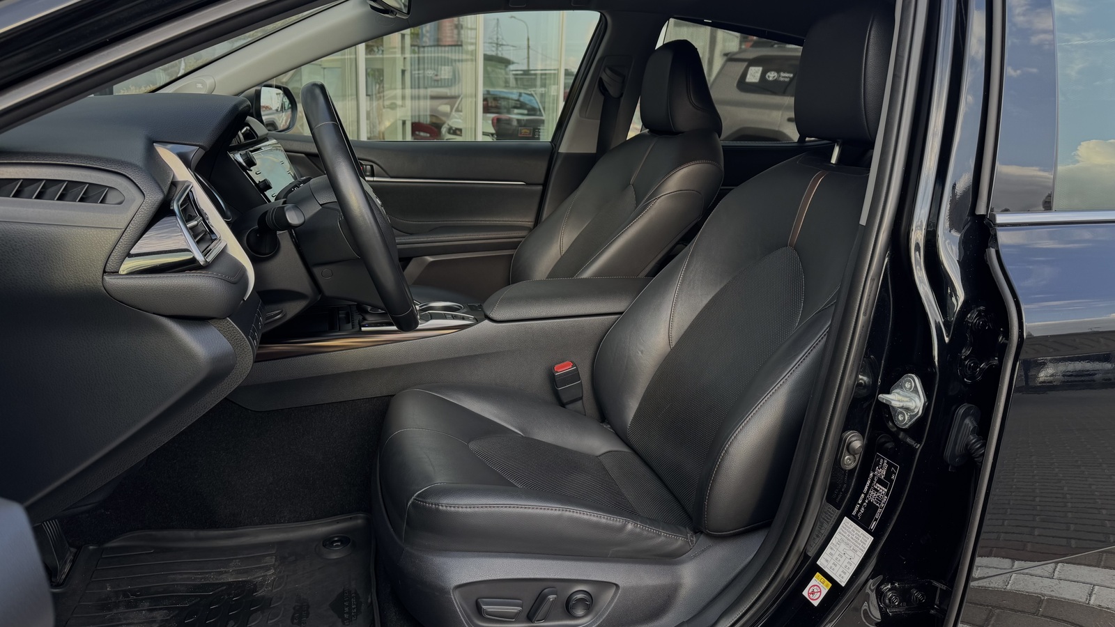 Toyota CAMRY 2018 року, Седан, Тойота Центр Чернігів "Соллі-Плюс", м.Чернігів | Фото № 12 Toyota CAMRY 2018 року з пробігом 68259 км, Седан, Тойота Центр Чернігів "Соллі-Плюс", м.Чернігів - 1140000 ГРН | Фото № 12