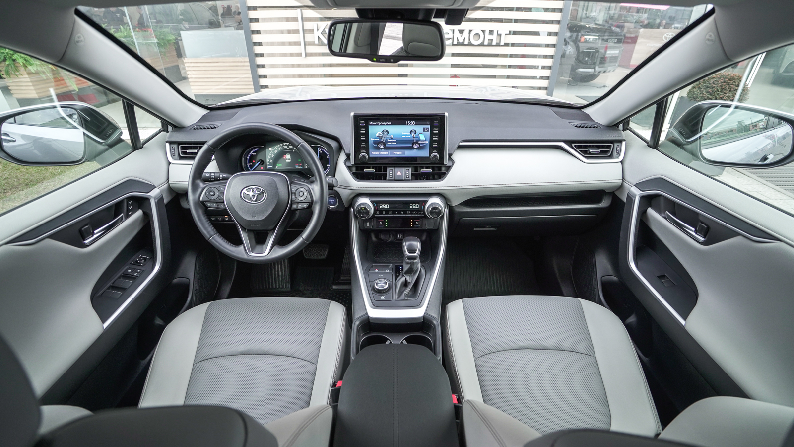 Toyota RAV4 2019 року, Універсал, Тойота Центр Львів "Діамант", м.Львів | Фото № 8 Toyota RAV4 2019 року з пробігом 20047 км, Універсал, Тойота Центр Львів "Діамант", м.Львів - 1668750 ГРН | Фото № 8