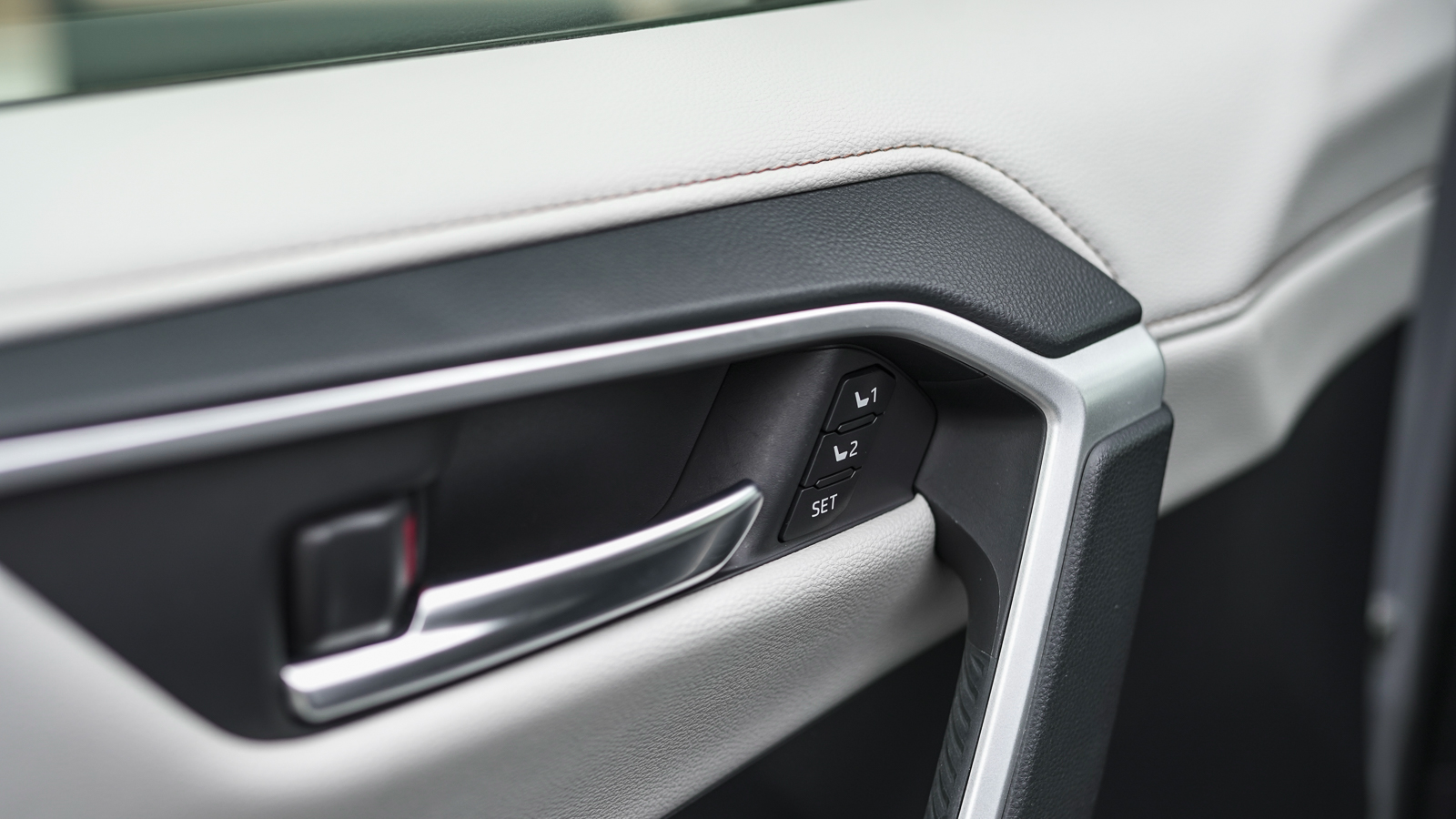 Toyota RAV4 2019 року, Універсал, Тойота Центр Львів "Діамант", м.Львів | Фото № 14 Toyota RAV4 2019 року з пробігом 20047 км, Універсал, Тойота Центр Львів "Діамант", м.Львів - 1668750 ГРН | Фото № 14