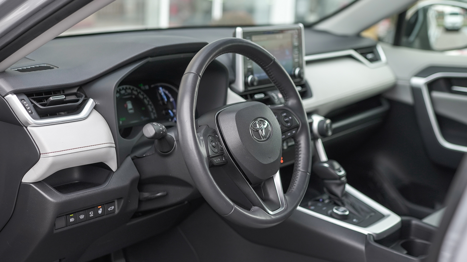 Toyota RAV4 2019 року, Універсал, Тойота Центр Львів "Діамант", м.Львів | Фото № 17 Toyota RAV4 2019 року з пробігом 20047 км, Універсал, Тойота Центр Львів "Діамант", м.Львів - 1668750 ГРН | Фото № 17