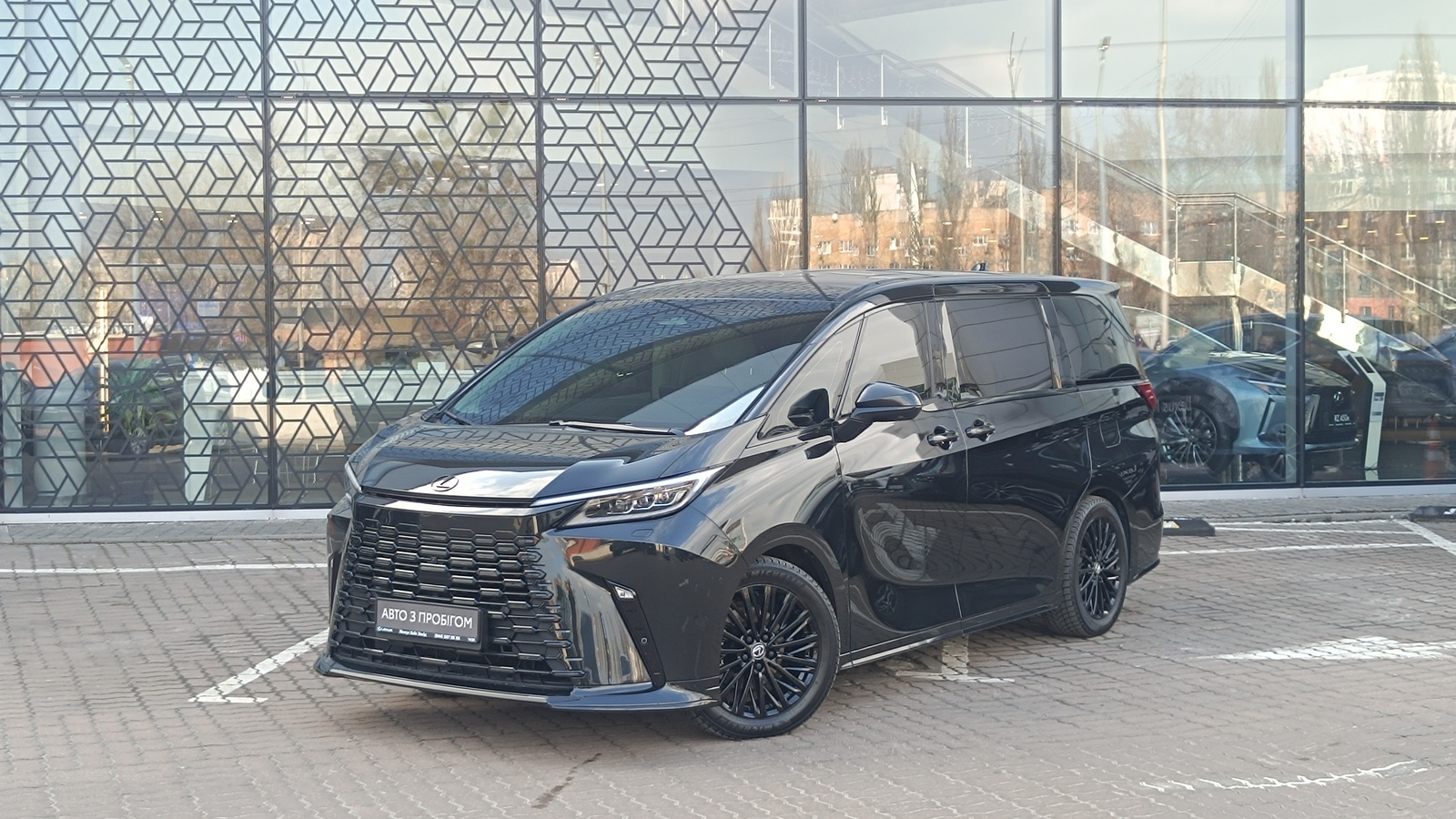 Lexus LM 350h 2025 року, Універсал, Лексус Київ Захід, м.Київ | Фото № 1 Lexus LM 350h 2025 року з пробігом 30800 км, Універсал, Лексус Київ Захід, м.Київ - 5634000 ГРН | Фото № 1