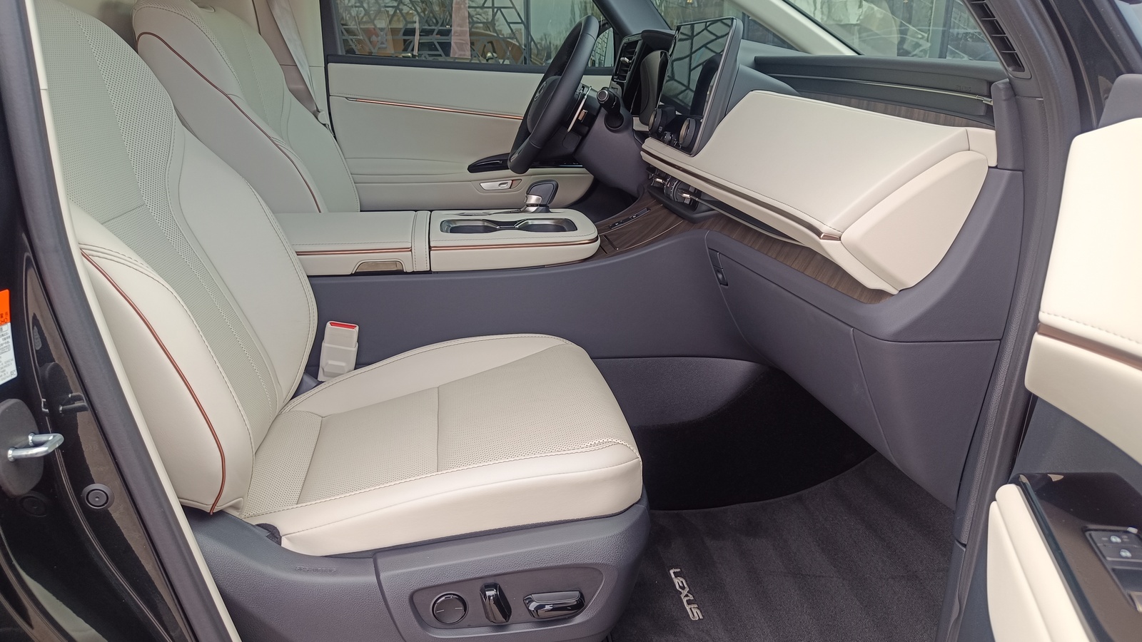 Lexus LM 350h 2025 року, Універсал, Лексус Київ Захід, м.Київ | Фото № 6 Lexus LM 350h 2025 року з пробігом 30800 км, Універсал, Лексус Київ Захід, м.Київ - 5634000 ГРН | Фото № 6