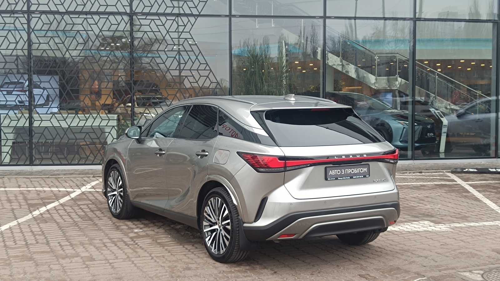 Lexus RX 2024 року з пробігом 11656 км, Універсал, Лексус Київ Захід, м.Київ - 2882000 ГРН | Фото № 2