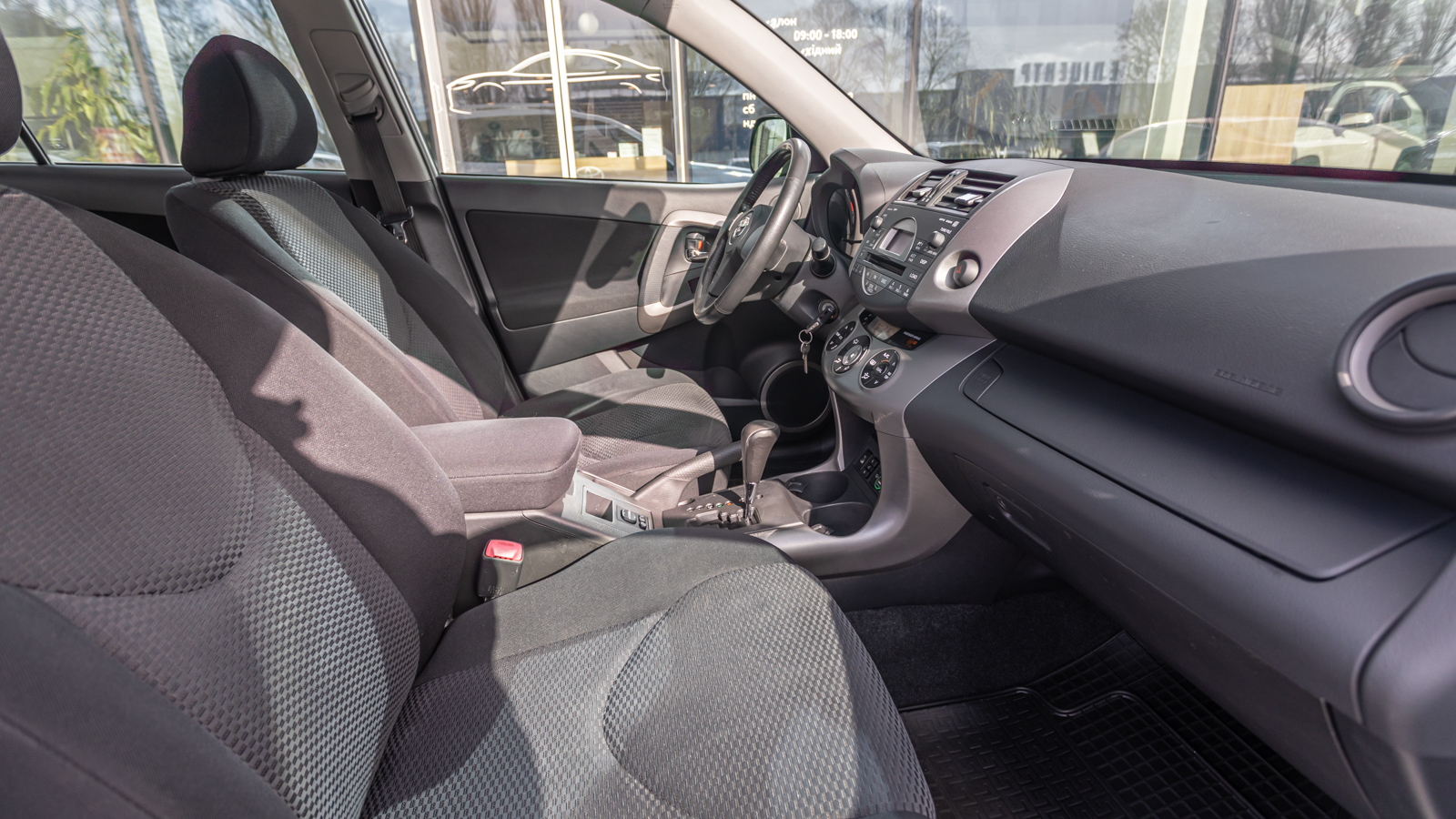 Toyota RAV4 2006 року, Універсал, Тойота Центр Дніпро "Алмаз Мотор" на Запорізькому шосе, м.Дніпро | Фото № 6 Toyota RAV4 2006 року з пробігом 266862 км, Універсал, Тойота Центр Дніпро "Алмаз Мотор" на Запорізькому шосе, м.Дніпро - 535000 ГРН | Фото № 6