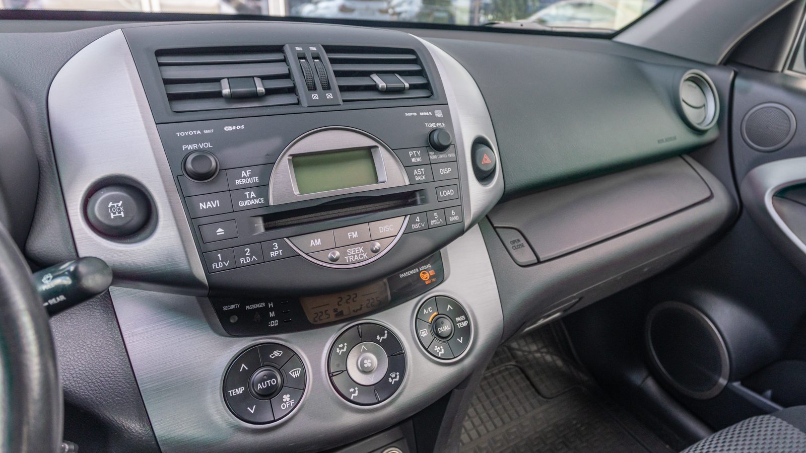 Toyota RAV4 2006 року, Універсал, Тойота Центр Дніпро "Алмаз Мотор" на Запорізькому шосе, м.Дніпро | Фото № 16 Toyota RAV4 2006 року з пробігом 266862 км, Універсал, Тойота Центр Дніпро "Алмаз Мотор" на Запорізькому шосе, м.Дніпро - 535000 ГРН | Фото № 16