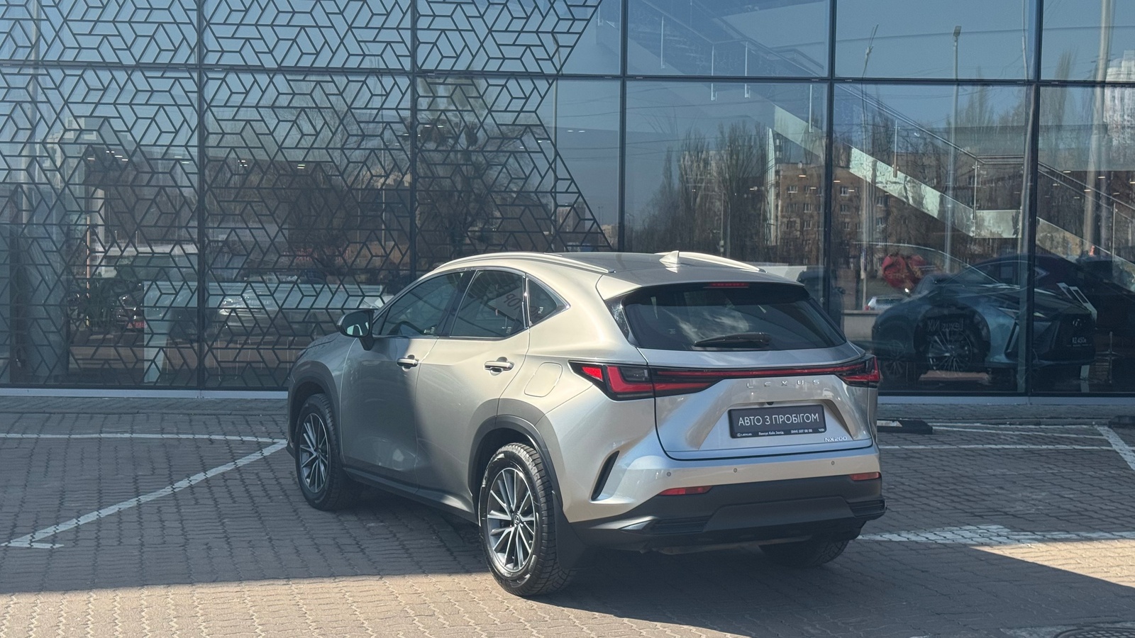 Lexus NX 2022 року з пробігом 65555 км, Універсал, Лексус Київ Захід, м.Київ - 1844000 ГРН | Фото № 2