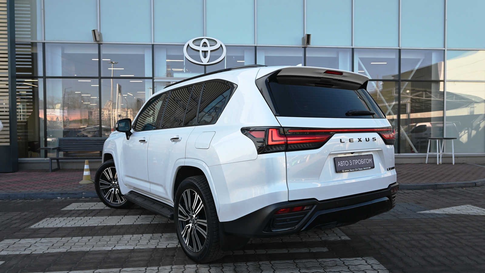 Lexus LX 2022 року з пробігом 115651 км, Універсал, Тойота Центр Київ "Сіті Плаза", м.Київ - 4276632 ГРН | Фото № 2