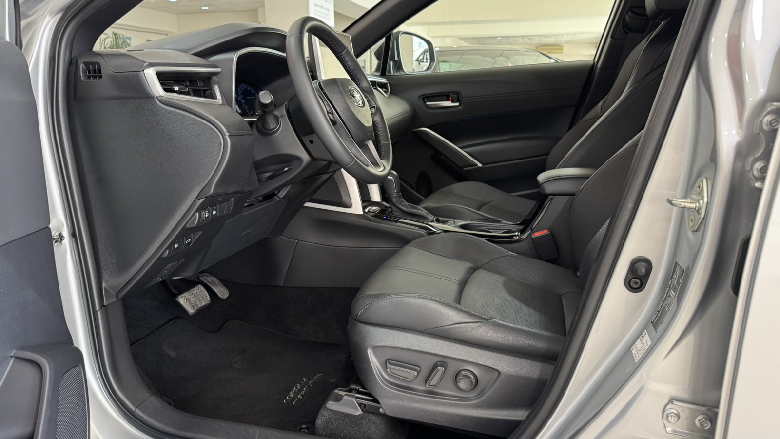 Toyota COROLLA CROSS 2024 року з пробігом 37339 км, Універсал, Тойота Центр Ужгород "Карат Мотор", м.Ужгород - 1500730 ГРН | Фото № 12