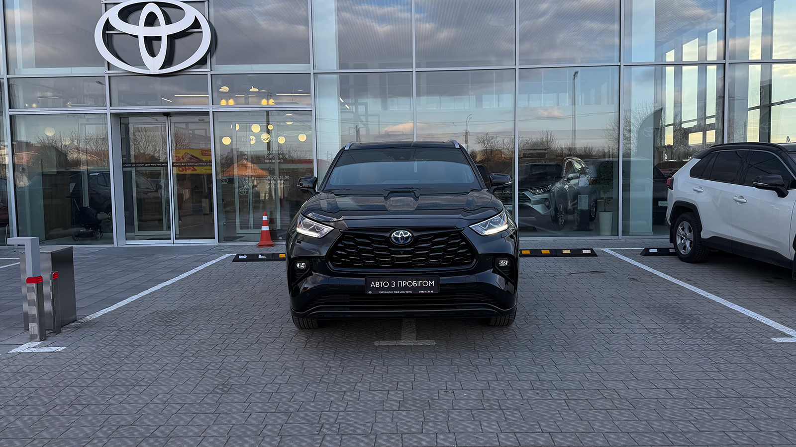 Toyota HIGHLANDER 2024 року, Універсал, Тойота Центр Рівне "Агат Авто", м.Рівне | Фото № 5 Toyota HIGHLANDER 2024 року з пробігом 58520 км, Універсал, Тойота Центр Рівне "Агат Авто", м.Рівне - 2574000 ГРН | Фото № 5