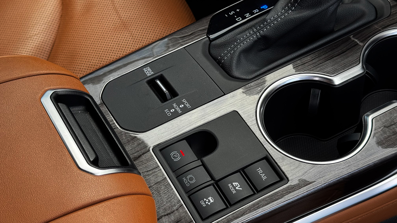 Toyota HIGHLANDER 2024 року, Універсал, Тойота Центр Рівне "Агат Авто", м.Рівне | Фото № 22 Toyota HIGHLANDER 2024 року з пробігом 58520 км, Універсал, Тойота Центр Рівне "Агат Авто", м.Рівне - 2574000 ГРН | Фото № 22