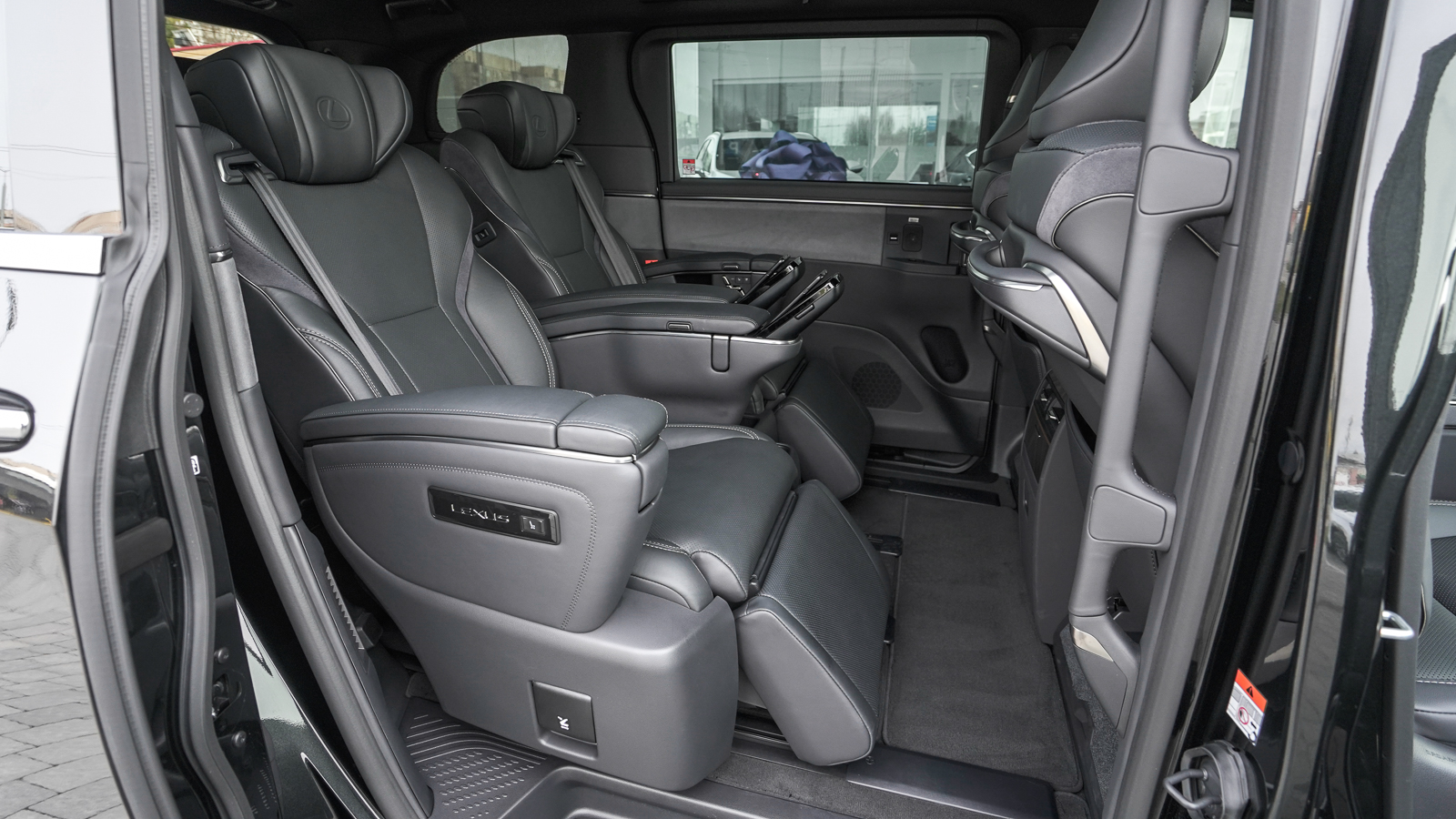 Lexus LM 350h 2025 року, Мінівен, Лексус Львів, м.Львів | Фото № 7 Lexus LM 350h 2025 року з пробігом 1890 км, Мінівен, Лексус Львів, м.Львів - 5206500 ГРН | Фото № 7