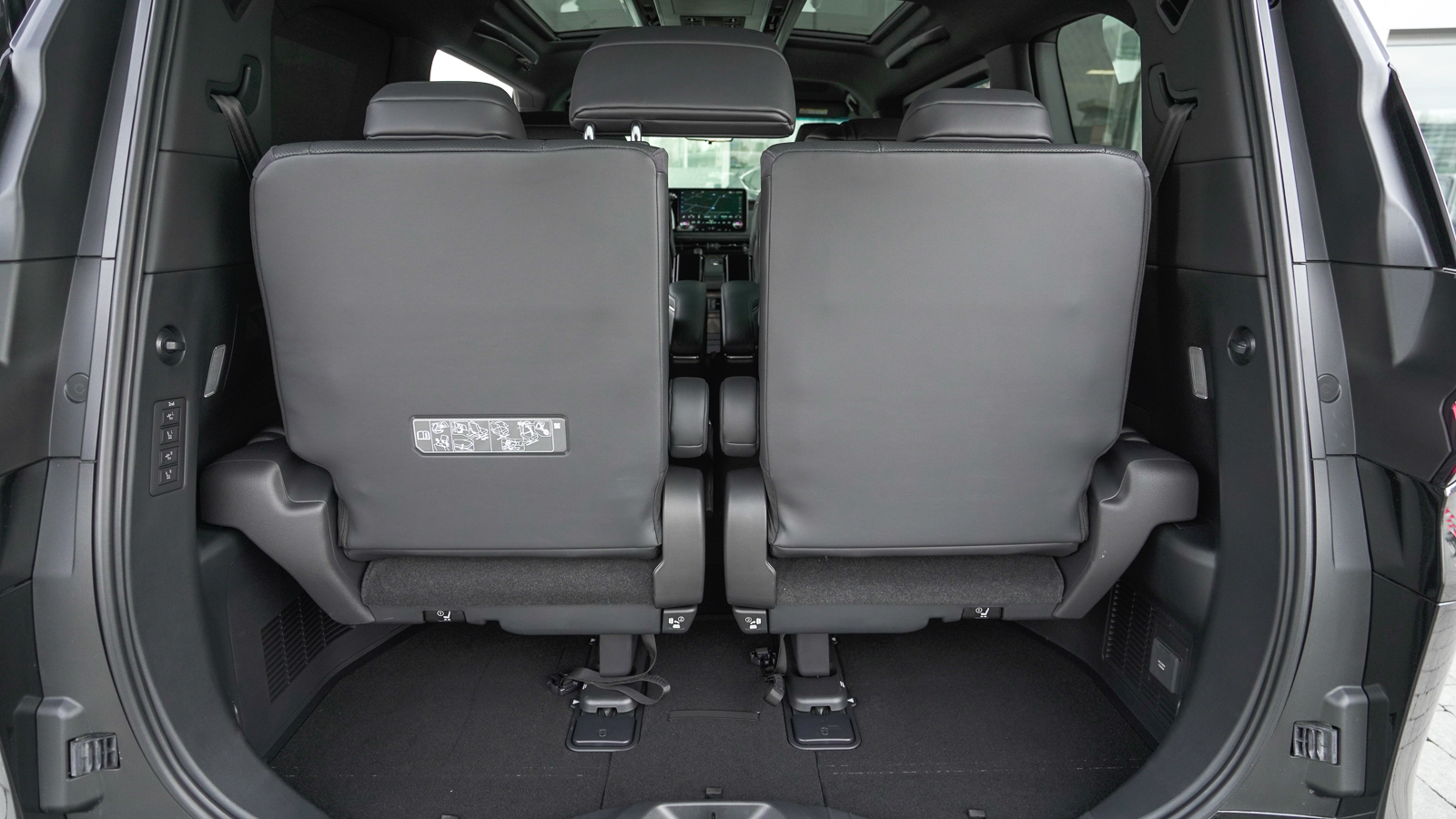 Lexus LM 350h 2025 року, Мінівен, Лексус Львів, м.Львів | Фото № 11 Lexus LM 350h 2025 року з пробігом 1890 км, Мінівен, Лексус Львів, м.Львів - 5206500 ГРН | Фото № 11