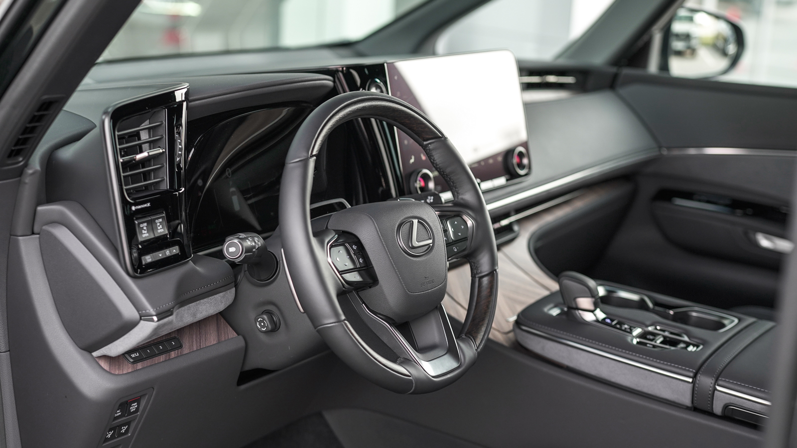 Lexus LM 350h 2025 року, Мінівен, Лексус Львів, м.Львів | Фото № 19 Lexus LM 350h 2025 року з пробігом 1890 км, Мінівен, Лексус Львів, м.Львів - 5206500 ГРН | Фото № 19