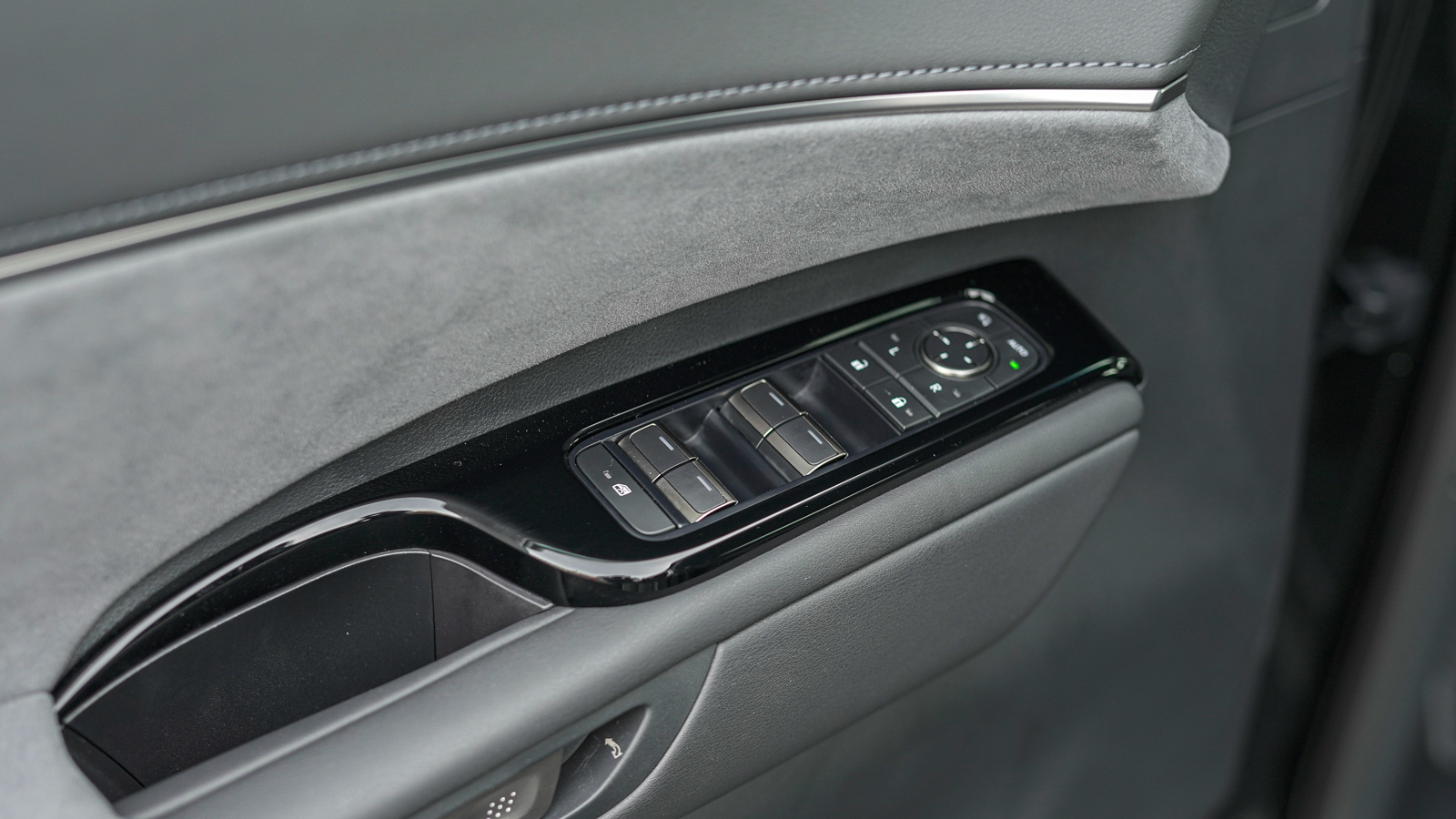 Lexus LM 350h 2025 року, Мінівен, Лексус Львів, м.Львів | Фото № 22 Lexus LM 350h 2025 року з пробігом 1890 км, Мінівен, Лексус Львів, м.Львів - 5206500 ГРН | Фото № 22