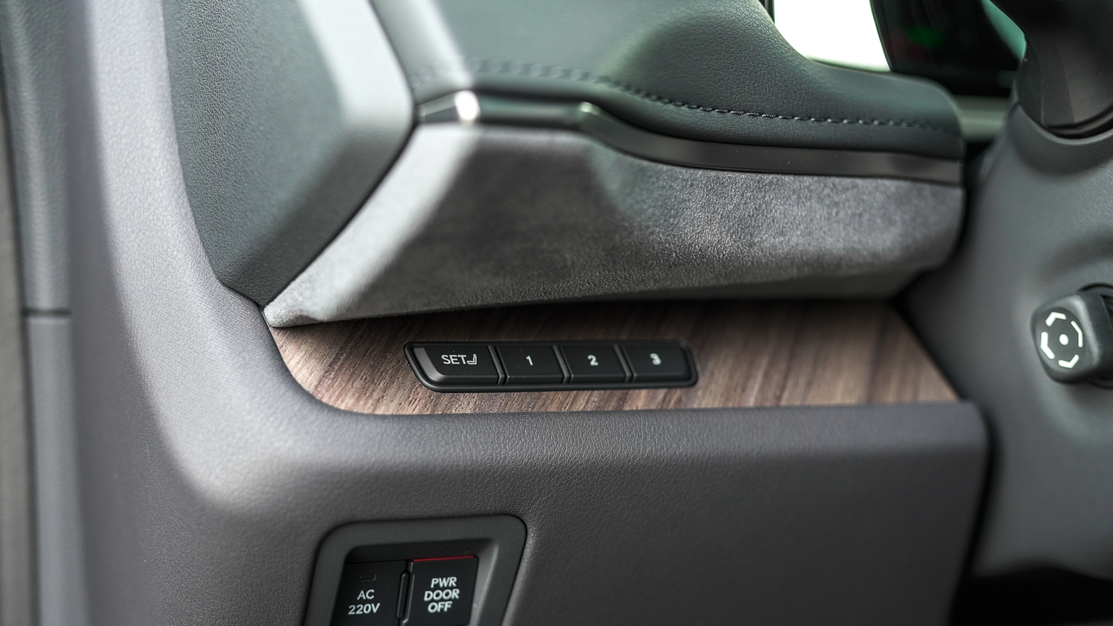 Lexus LM 350h 2025 року, Мінівен, Лексус Львів, м.Львів | Фото № 23 Lexus LM 350h 2025 року з пробігом 1890 км, Мінівен, Лексус Львів, м.Львів - 5206500 ГРН | Фото № 23