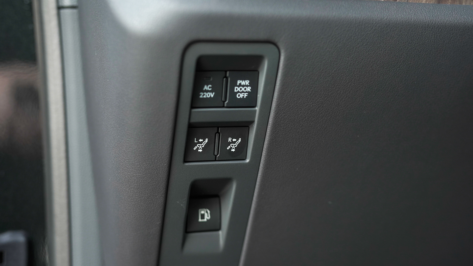 Lexus LM 350h 2025 року, Мінівен, Лексус Львів, м.Львів | Фото № 24 Lexus LM 350h 2025 року з пробігом 1890 км, Мінівен, Лексус Львів, м.Львів - 5206500 ГРН | Фото № 24