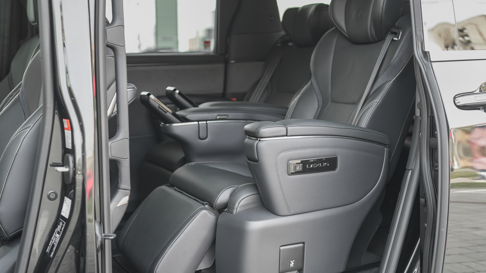 Lexus LM 350h 2025 року, Мінівен, Лексус Львів, м.Львів | Фото № 53 Lexus LM 350h 2025 року з пробігом 1890 км, Мінівен, Лексус Львів, м.Львів - 5206500 ГРН | Фото № 53