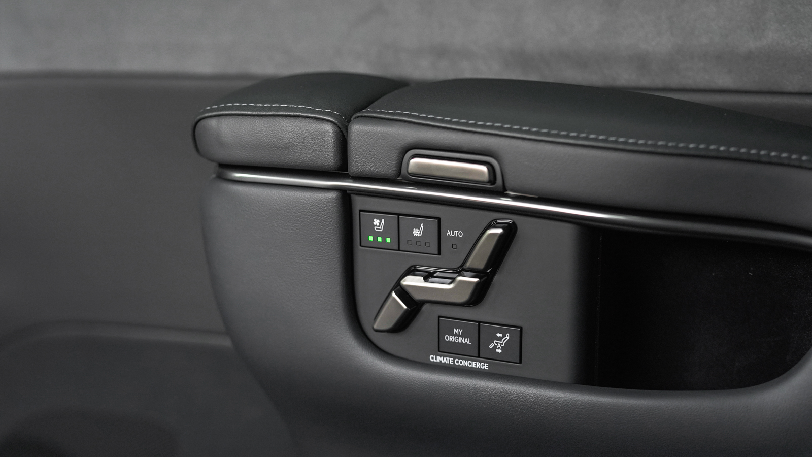 Lexus LM 350h 2025 року, Мінівен, Лексус Львів, м.Львів | Фото № 56 Lexus LM 350h 2025 року з пробігом 1890 км, Мінівен, Лексус Львів, м.Львів - 5206500 ГРН | Фото № 56