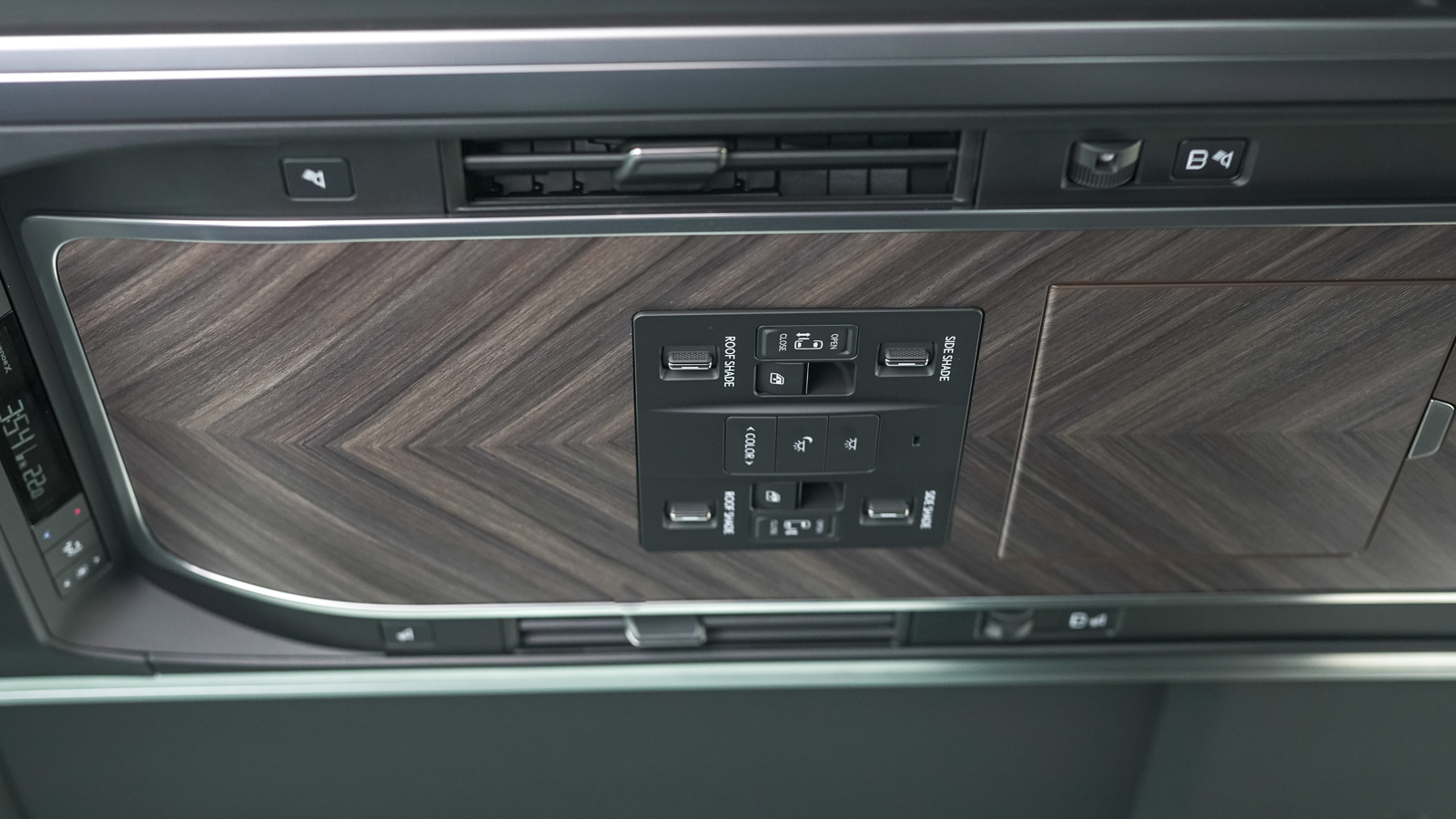 Lexus LM 350h 2025 року, Мінівен, Лексус Львів, м.Львів | Фото № 59 Lexus LM 350h 2025 року з пробігом 1890 км, Мінівен, Лексус Львів, м.Львів - 5206500 ГРН | Фото № 59