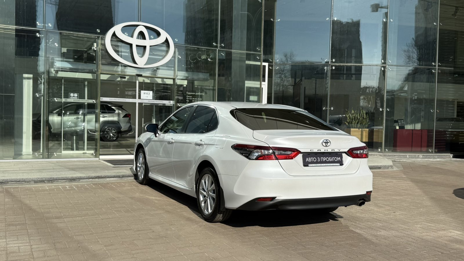 Toyota CAMRY 2021 року з пробігом 75496 км, Седан, Тойота Центр Київ "Автосаміт Укравто", м.Київ - 1281500 ГРН | Фото № 2