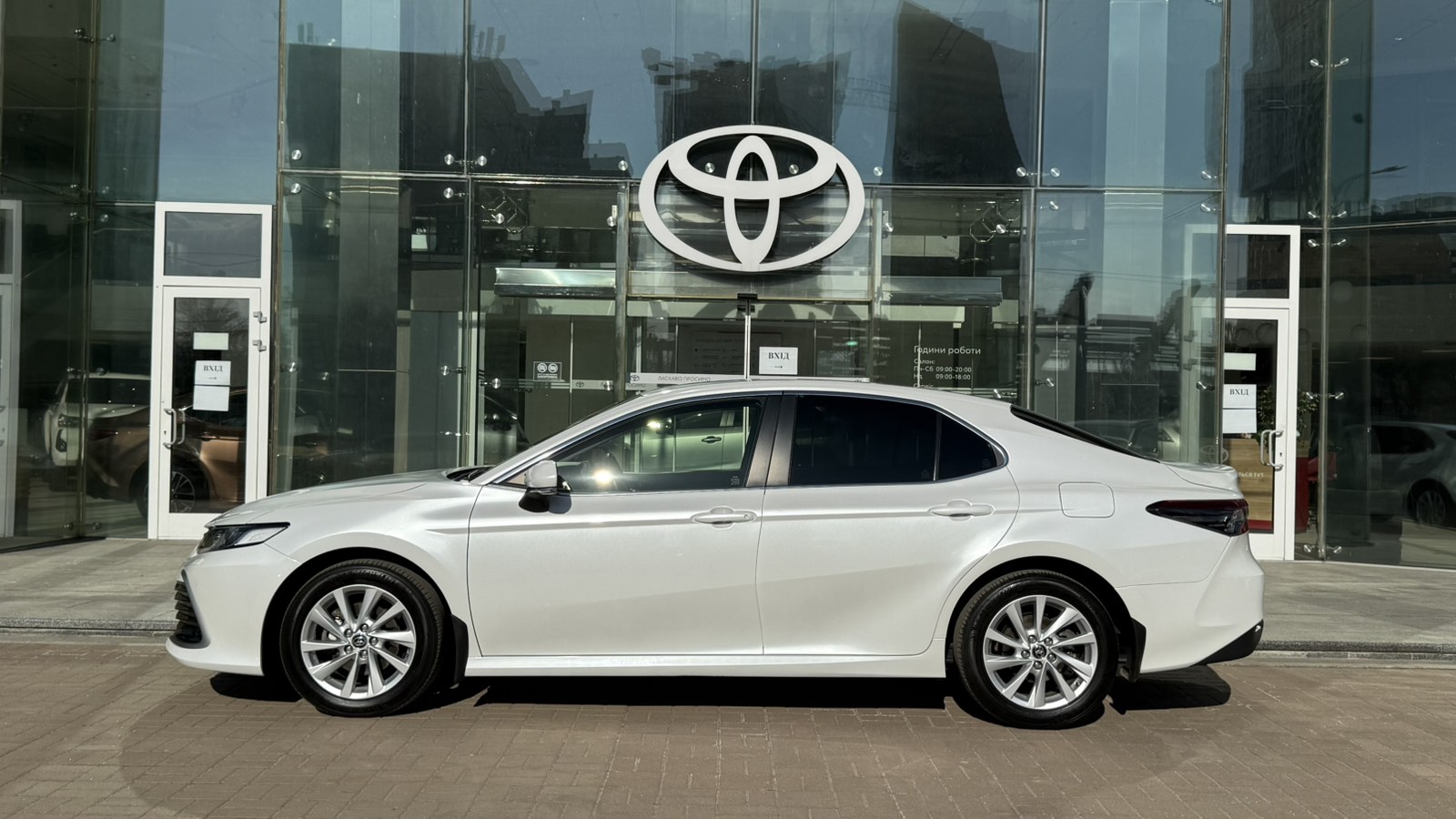 Toyota CAMRY 2021 року з пробігом 75496 км, Седан, Тойота Центр Київ "Автосаміт Укравто", м.Київ - 1281500 ГРН | Фото № 3