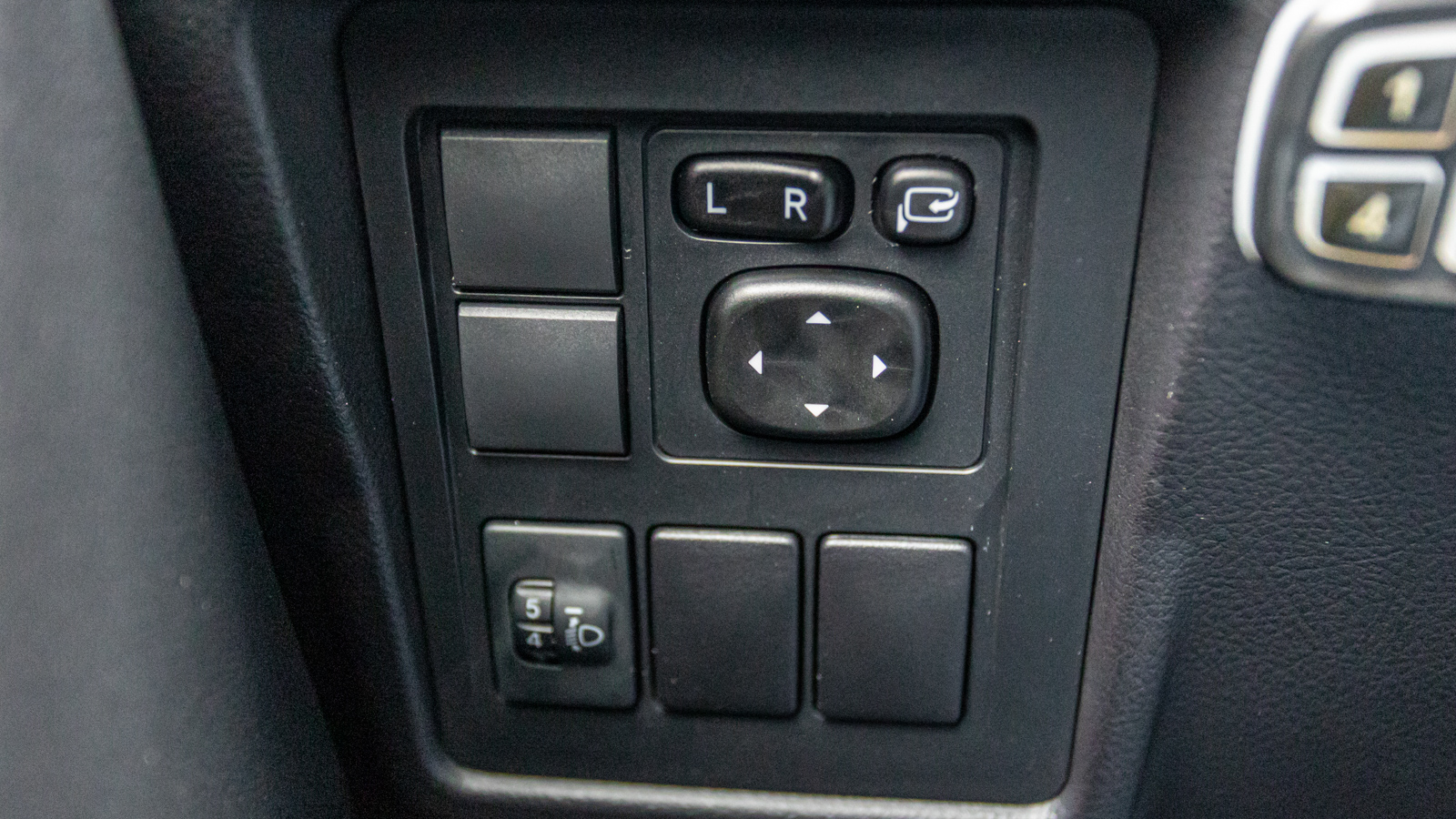 Toyota LAND CRUISER PRADO 2021 року з пробігом 77458 км, Універсал, Тойота Центр Дніпро "Алмаз Мотор" на Запорізькому шосе, м.Дніпро - 1350000 ГРН | Фото № 23