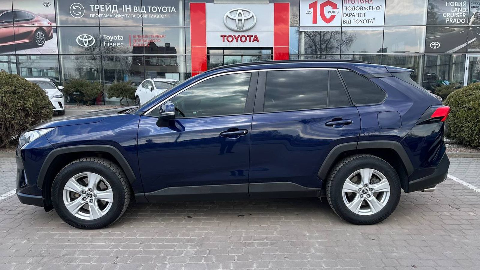 Toyota RAV4 2019 року з пробігом 176325 км, Універсал, Тойота Центр Хмельницький "Гранд Мотор", м.Хмельницький - 1042000 ГРН | Фото № 3