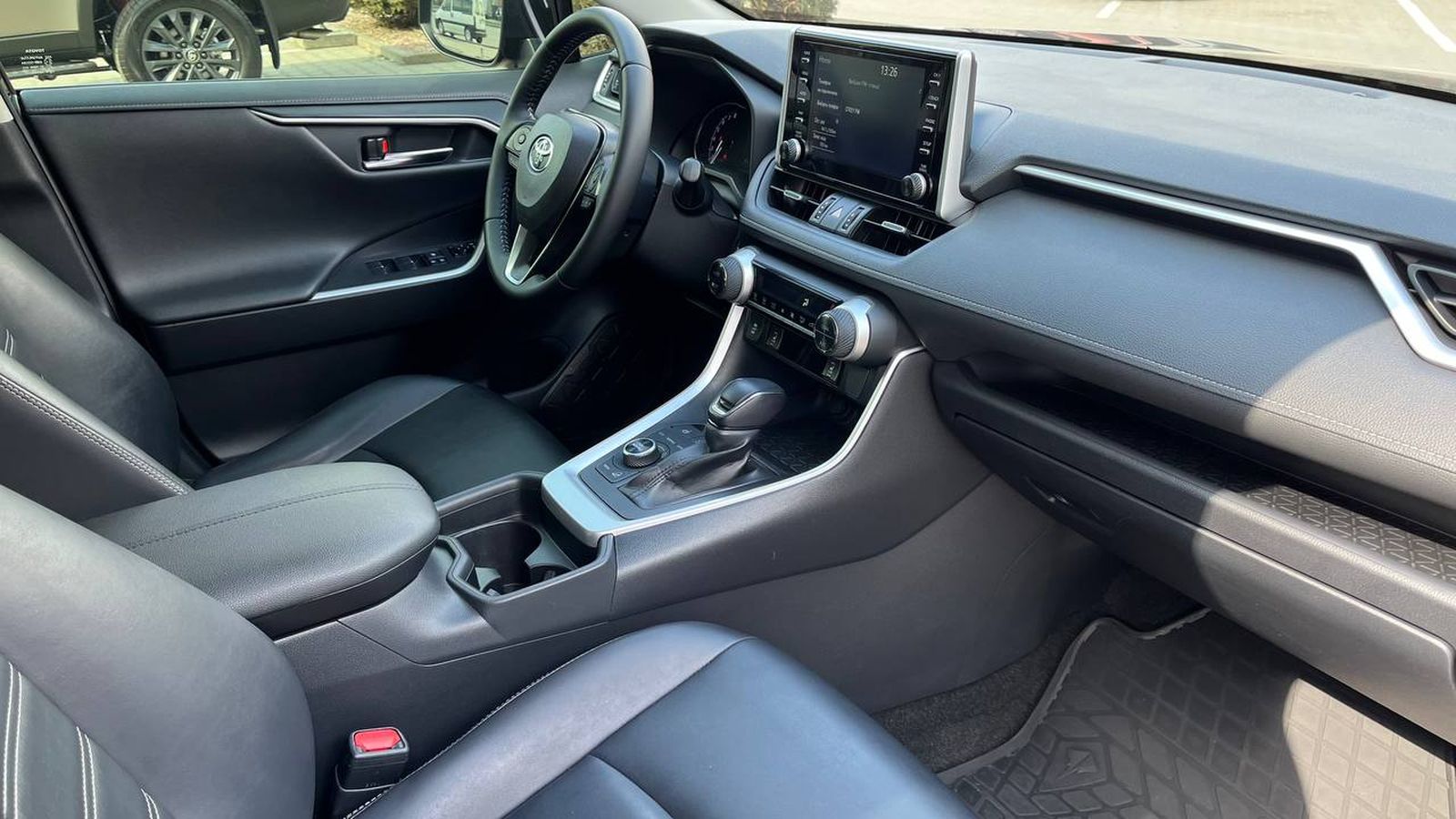 Toyota RAV4 2019 року з пробігом 176325 км, Універсал, Тойота Центр Хмельницький "Гранд Мотор", м.Хмельницький - 1042000 ГРН | Фото № 6