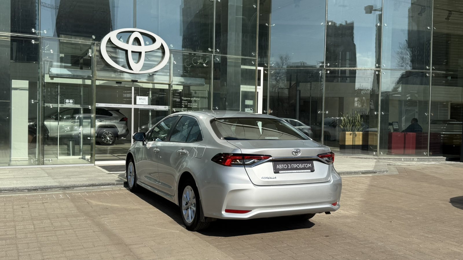 Toyota COROLLA 2021 року, Седан, Тойота Центр Київ "Автосаміт Укравто", м.Київ | Фото № 2 Toyota COROLLA 2021 року з пробігом 55864 км, Седан, Тойота Центр Київ "Автосаміт Укравто", м.Київ - 940000 ГРН | Фото № 2