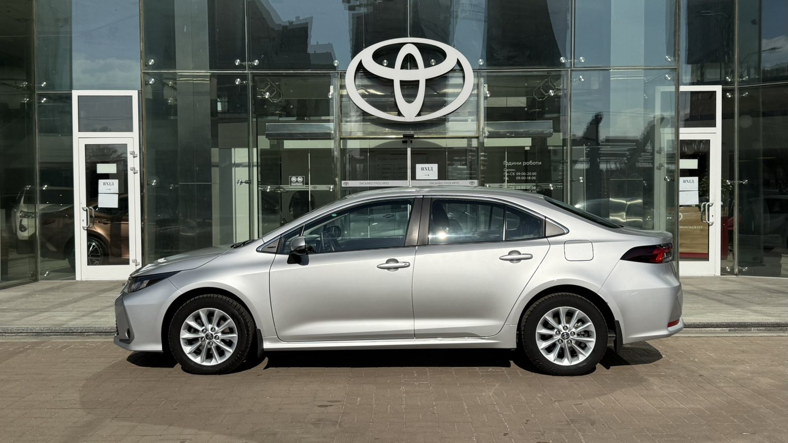 Toyota COROLLA 2021 року, Седан, Тойота Центр Київ "Автосаміт Укравто", м.Київ | Фото № 3 Toyota COROLLA 2021 року з пробігом 55864 км, Седан, Тойота Центр Київ "Автосаміт Укравто", м.Київ - 940000 ГРН | Фото № 3