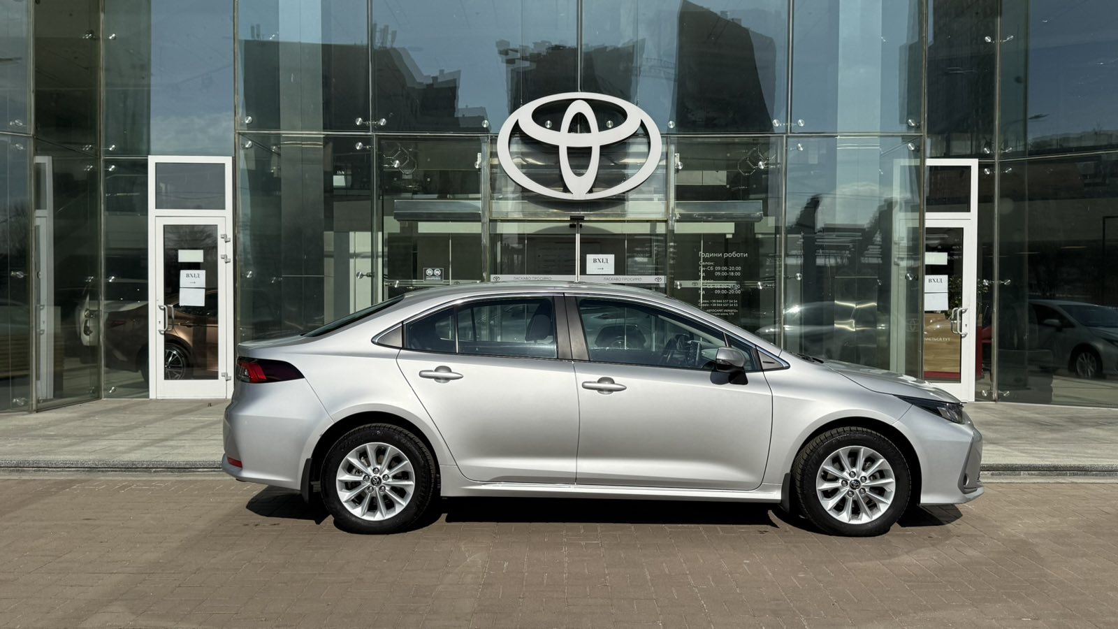 Toyota COROLLA 2021 року, Седан, Тойота Центр Київ "Автосаміт Укравто", м.Київ | Фото № 16 Toyota COROLLA 2021 року з пробігом 55864 км, Седан, Тойота Центр Київ "Автосаміт Укравто", м.Київ - 940000 ГРН | Фото № 16