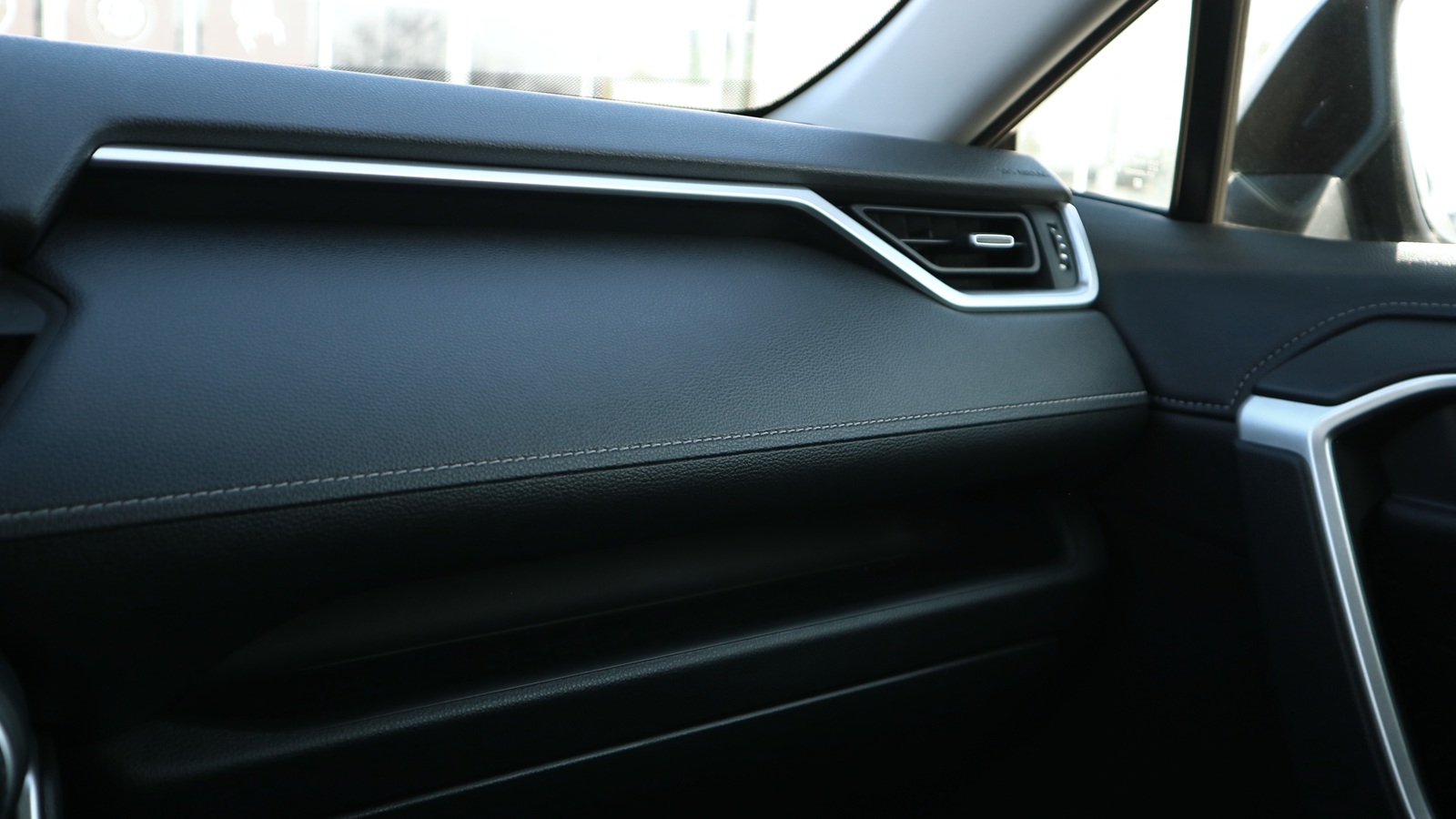 Toyota RAV4 2020 року, Універсал, Тойота Центр Київ "Автосаміт Укравто Столичне", м.Київ | Фото № 17 Toyota RAV4 2020 року з пробігом 60227 км, Універсал, Тойота Центр Київ "Автосаміт Укравто Столичне", м.Київ - 1193000 ГРН | Фото № 17