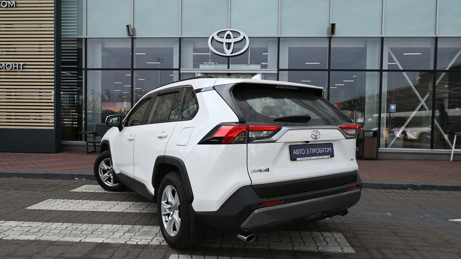 Toyota RAV4 2019 року, Універсал, Тойота Центр Київ "Сіті Плаза", м.Київ | Фото № 2 Toyota RAV4 2019 року з пробігом 99912 км, Універсал, Тойота Центр Київ "Сіті Плаза", м.Київ - 1067220 ГРН | Фото № 2