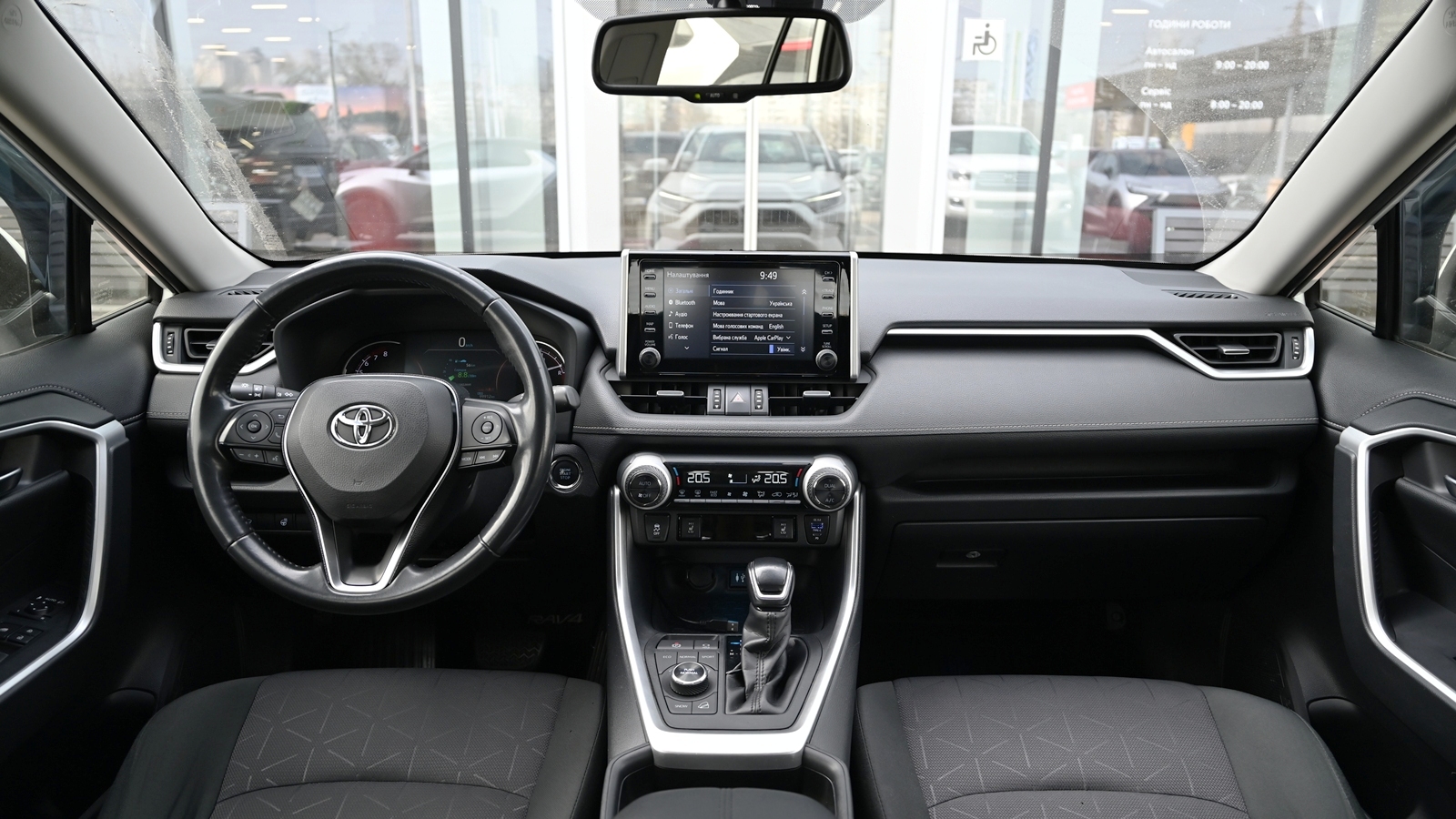 Toyota RAV4 2019 року, Універсал, Тойота Центр Київ "Сіті Плаза", м.Київ | Фото № 8 Toyota RAV4 2019 року з пробігом 99912 км, Універсал, Тойота Центр Київ "Сіті Плаза", м.Київ - 1067220 ГРН | Фото № 8