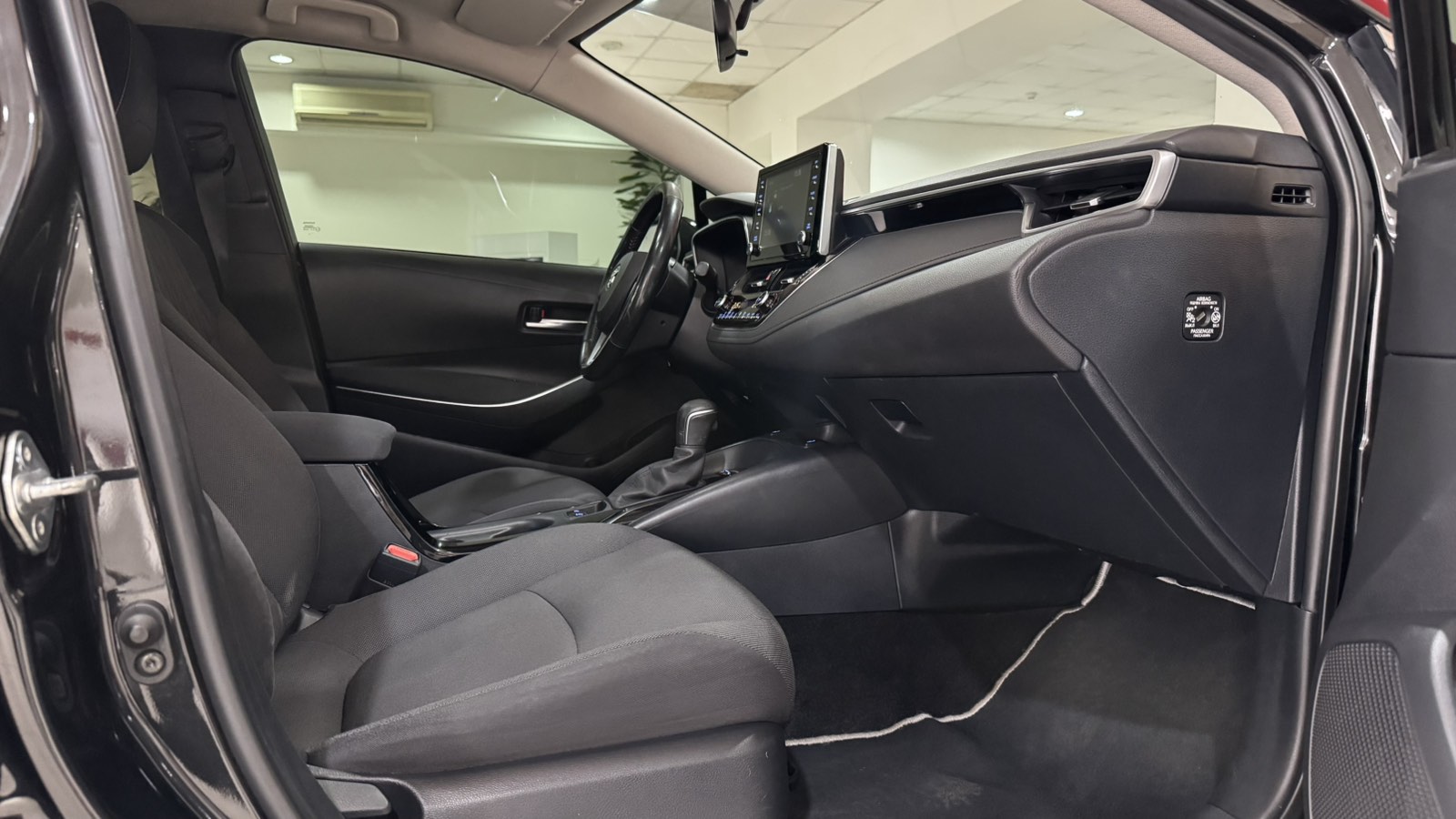 Toyota COROLLA 2019 року з пробігом 249439 км, Седан, Тойота Центр Ужгород "Карат Мотор", м.Ужгород - 767000 ГРН | Фото № 6