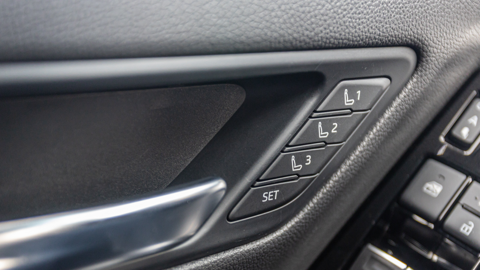 Toyota LAND CRUISER 2021 року з пробігом 191672 км, Універсал, Тойота Центр Дніпро "Алмаз Мотор" на Запорізькому шосе, м.Дніпро - 2890000 ГРН | Фото № 24