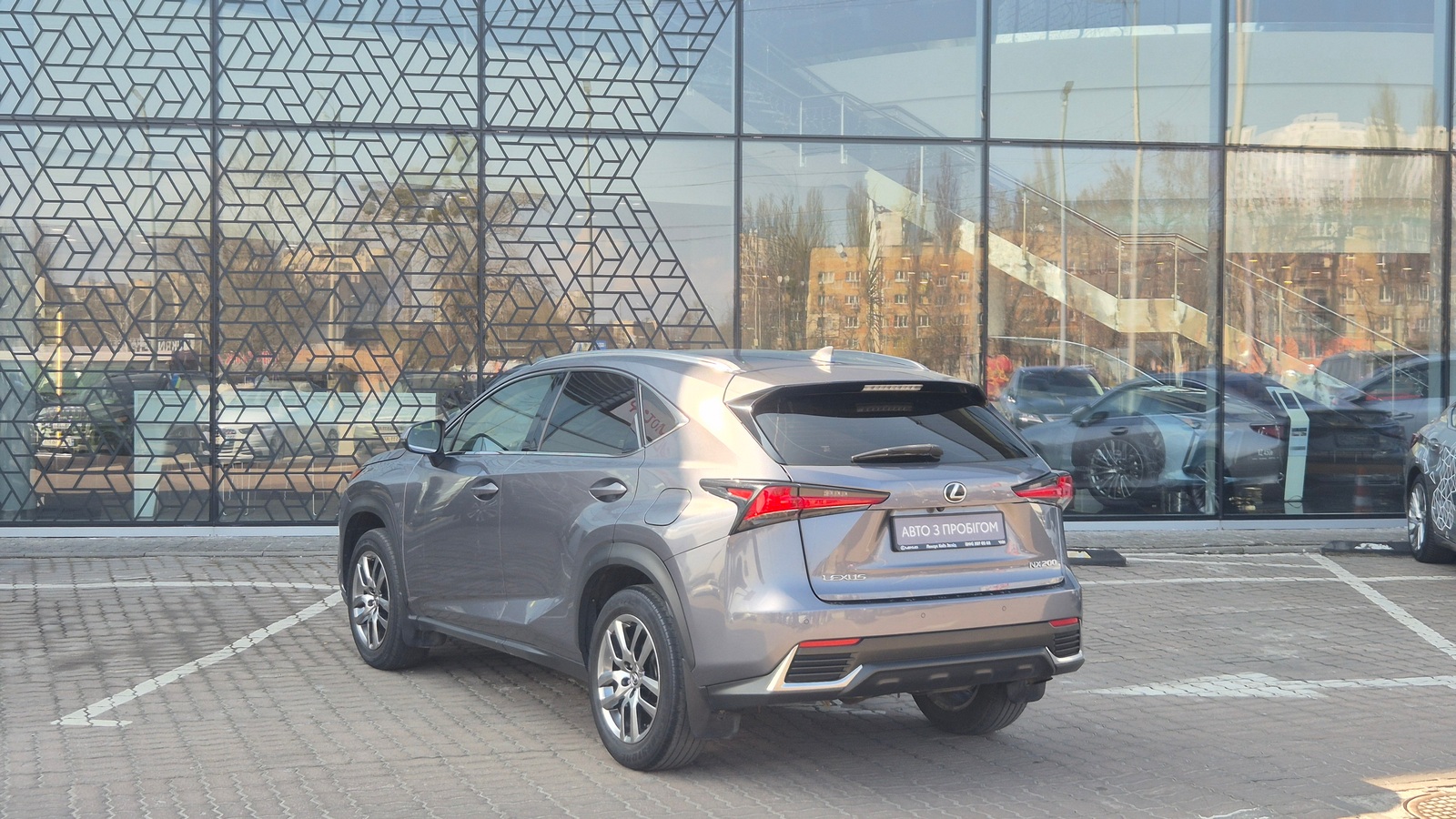 Lexus NX 2017 року з пробігом 144000 км, Універсал, Лексус Київ Захід, м.Київ - 1224000 ГРН | Фото № 2
