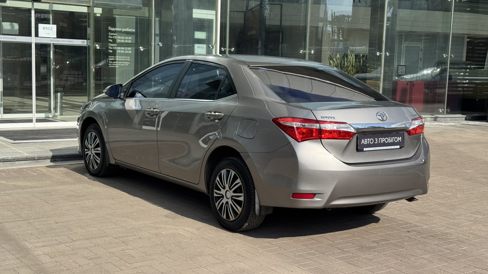 Toyota COROLLA 2016 року, Седан, Тойота Центр Київ "Автосаміт Укравто", м.Київ | Фото № 2 Toyota COROLLA 2016 року з пробігом 95375 км, Седан, Тойота Центр Київ "Автосаміт Укравто", м.Київ - 636000 ГРН | Фото № 2