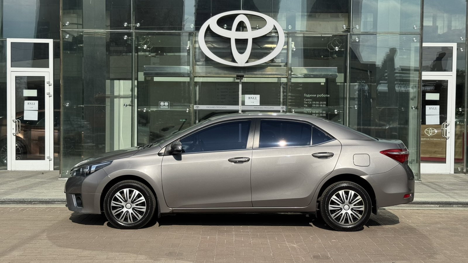 Toyota COROLLA 2016 року, Седан, Тойота Центр Київ "Автосаміт Укравто", м.Київ | Фото № 3 Toyota COROLLA 2016 року з пробігом 95375 км, Седан, Тойота Центр Київ "Автосаміт Укравто", м.Київ - 636000 ГРН | Фото № 3