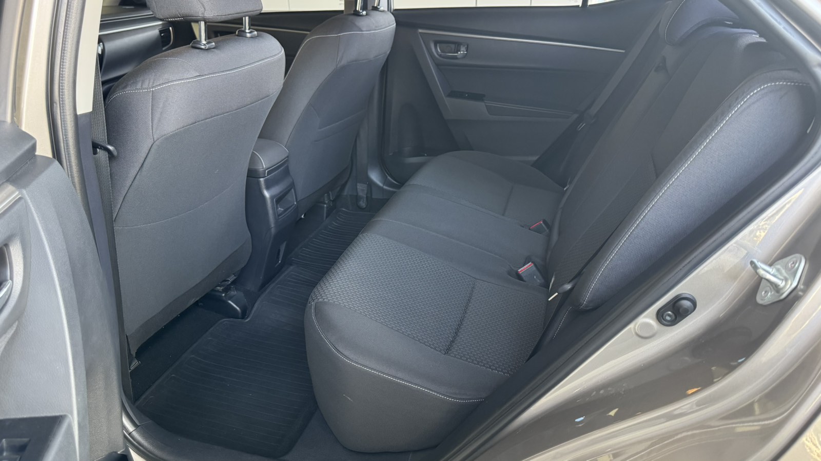 Toyota COROLLA 2016 року, Седан, Тойота Центр Київ "Автосаміт Укравто", м.Київ | Фото № 11 Toyota COROLLA 2016 року з пробігом 95375 км, Седан, Тойота Центр Київ "Автосаміт Укравто", м.Київ - 636000 ГРН | Фото № 11