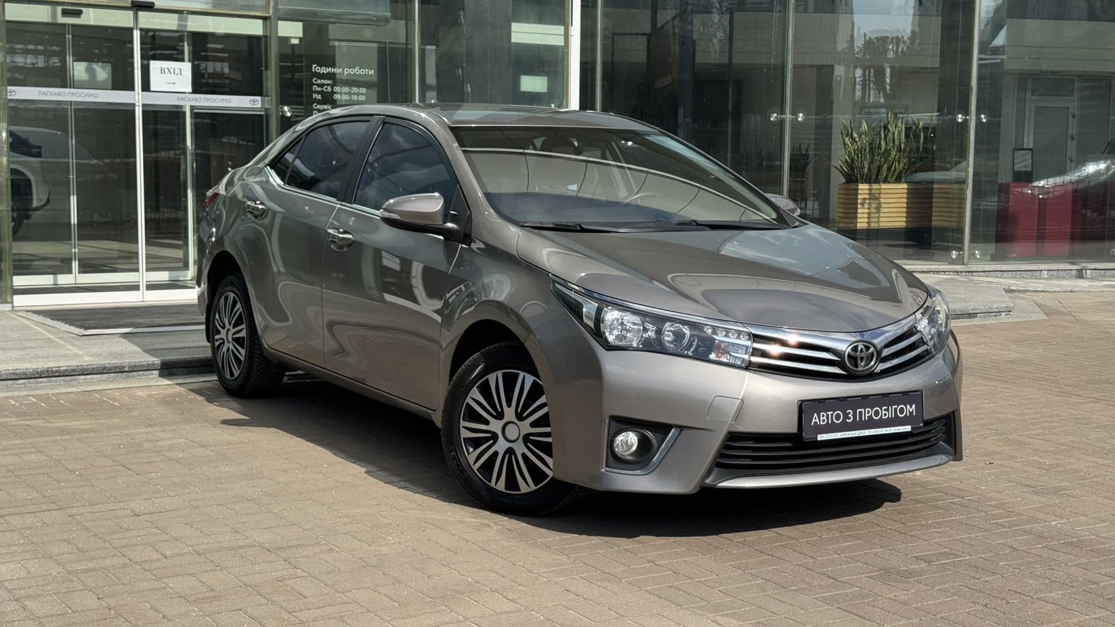 Toyota COROLLA 2016 року, Седан, Тойота Центр Київ "Автосаміт Укравто", м.Київ | Фото № 18 Toyota COROLLA 2016 року з пробігом 95375 км, Седан, Тойота Центр Київ "Автосаміт Укравто", м.Київ - 636000 ГРН | Фото № 18