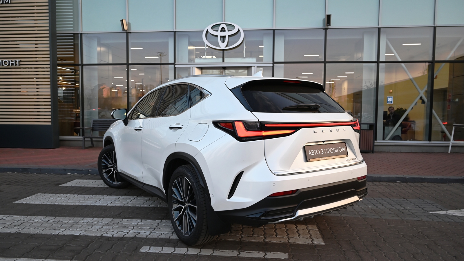 Lexus NX 450h+ 2024 року, Універсал, Тойота Центр Київ "Сіті Плаза", м.Київ | Фото № 2 Lexus NX 450h+ 2024 року з пробігом 3996 км, Універсал, Тойота Центр Київ "Сіті Плаза", м.Київ - 3153230 ГРН | Фото № 2