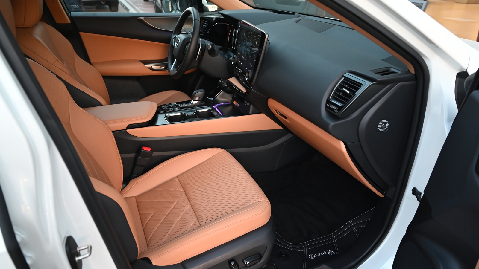 Lexus NX 450h+ 2024 року, Універсал, Тойота Центр Київ "Сіті Плаза", м.Київ | Фото № 6 Lexus NX 450h+ 2024 року з пробігом 3996 км, Універсал, Тойота Центр Київ "Сіті Плаза", м.Київ - 3153230 ГРН | Фото № 6