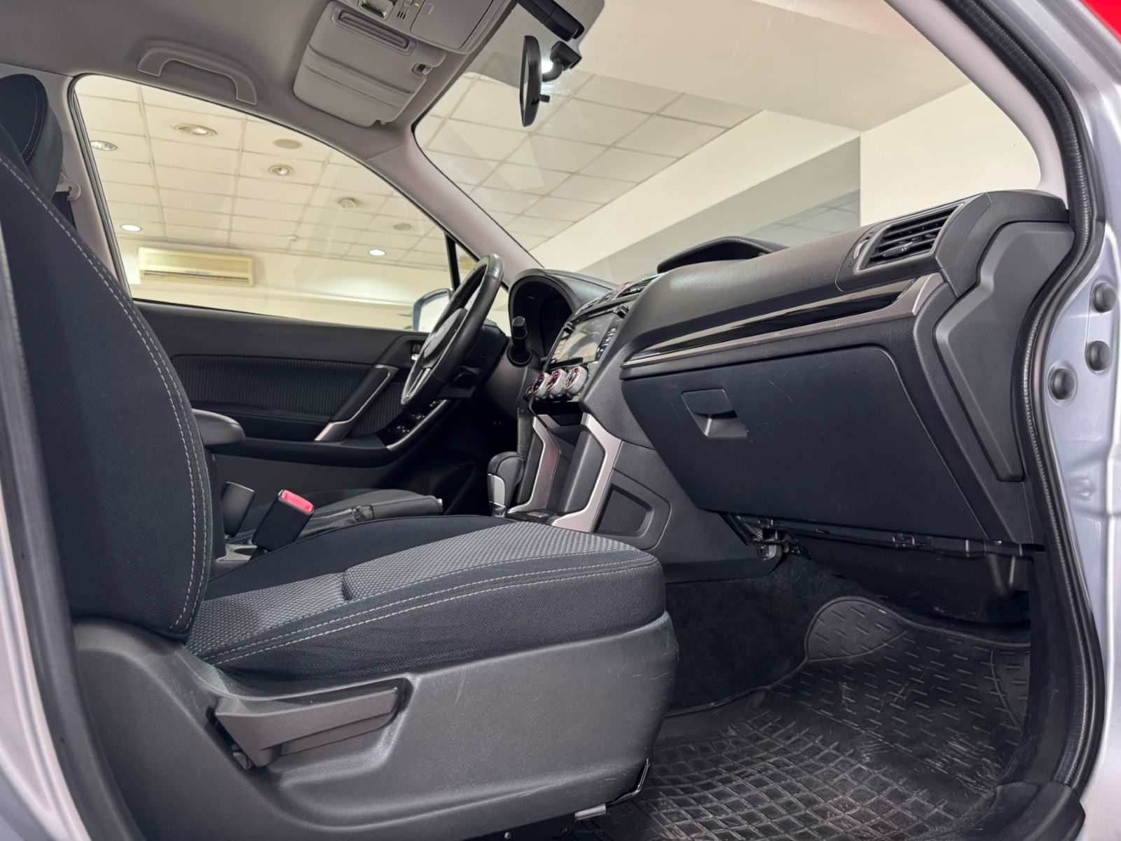 Інші авто SUBARU FORESTER 2016 року, Універсал, Тойота Центр Ужгород "Карат Мотор", м.Ужгород | Фото № 6 Інші авто SUBARU FORESTER 2016 року з пробігом 178500 км, Універсал, Тойота Центр Ужгород "Карат Мотор", м.Ужгород - 602000 ГРН | Фото № 6